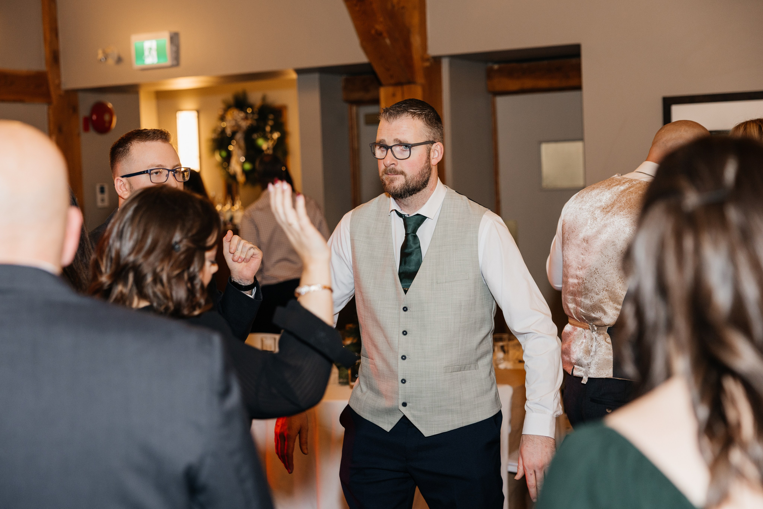 Winter wedding. Emerald lake lodge. Affordable Photographer in Calgary — Tetiana Shuhai