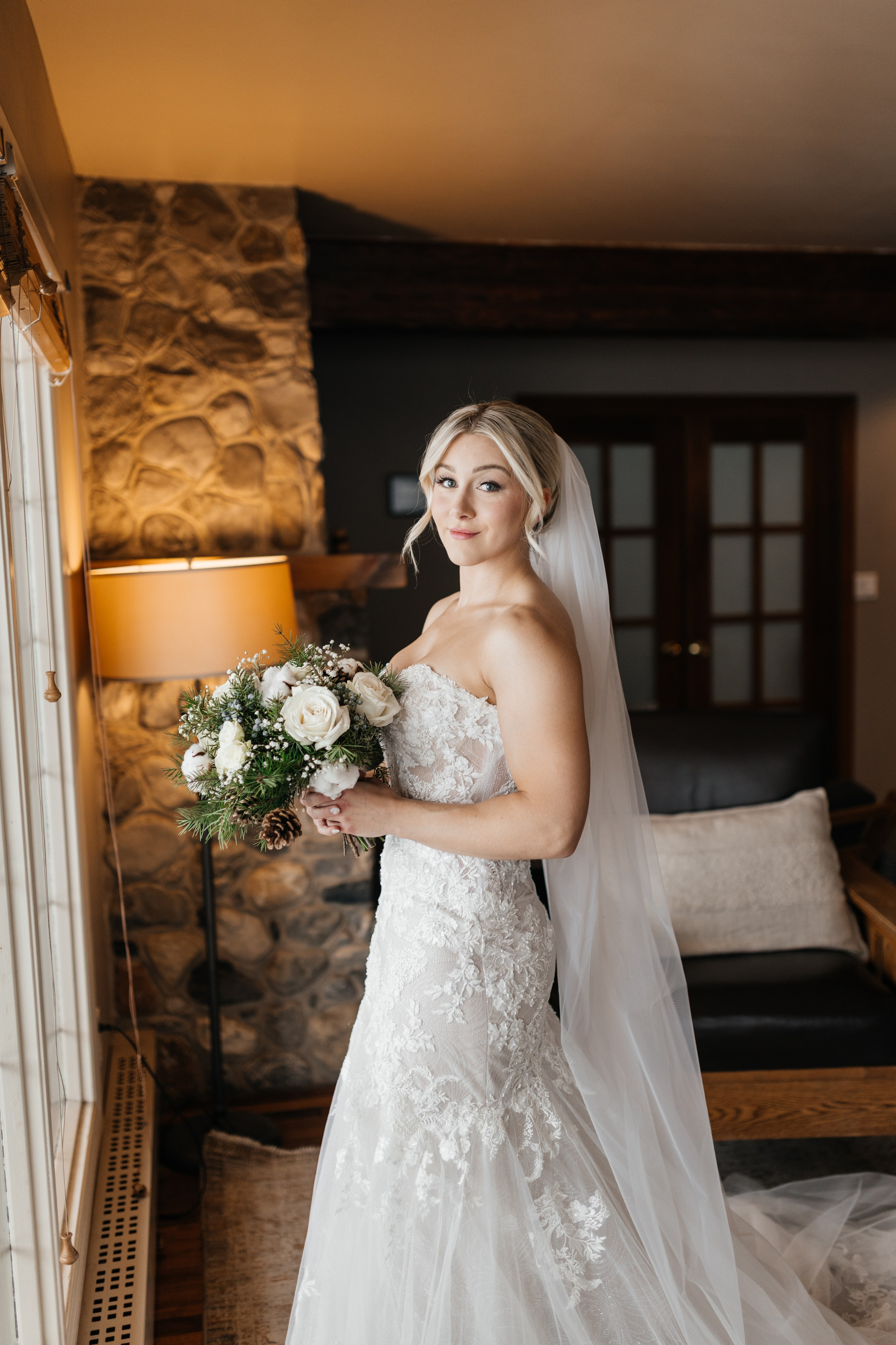 Winter wedding. Emerald lake lodge. Affordable Photographer in Calgary — Tetiana Shuhai