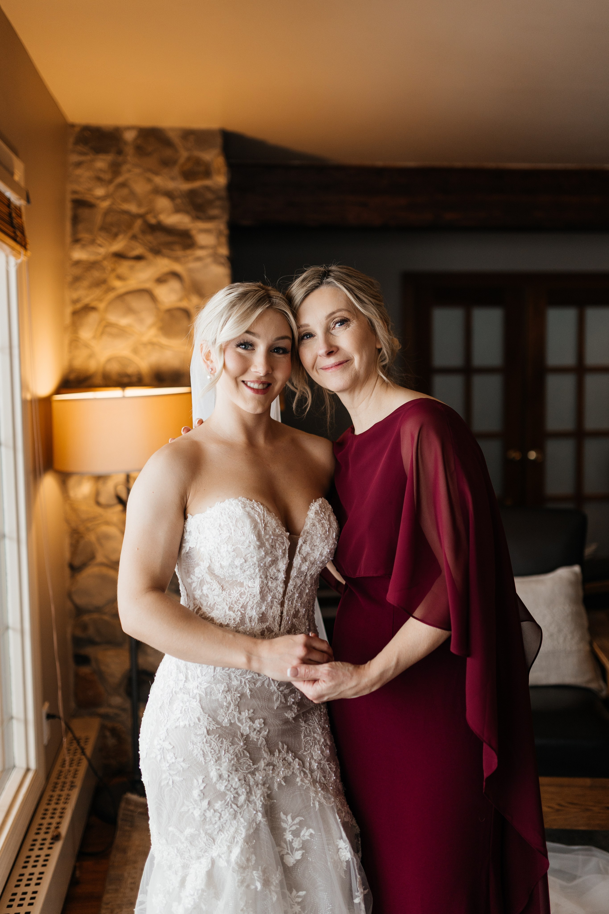 Winter wedding. Emerald lake lodge. Affordable Photographer in Calgary — Tetiana Shuhai