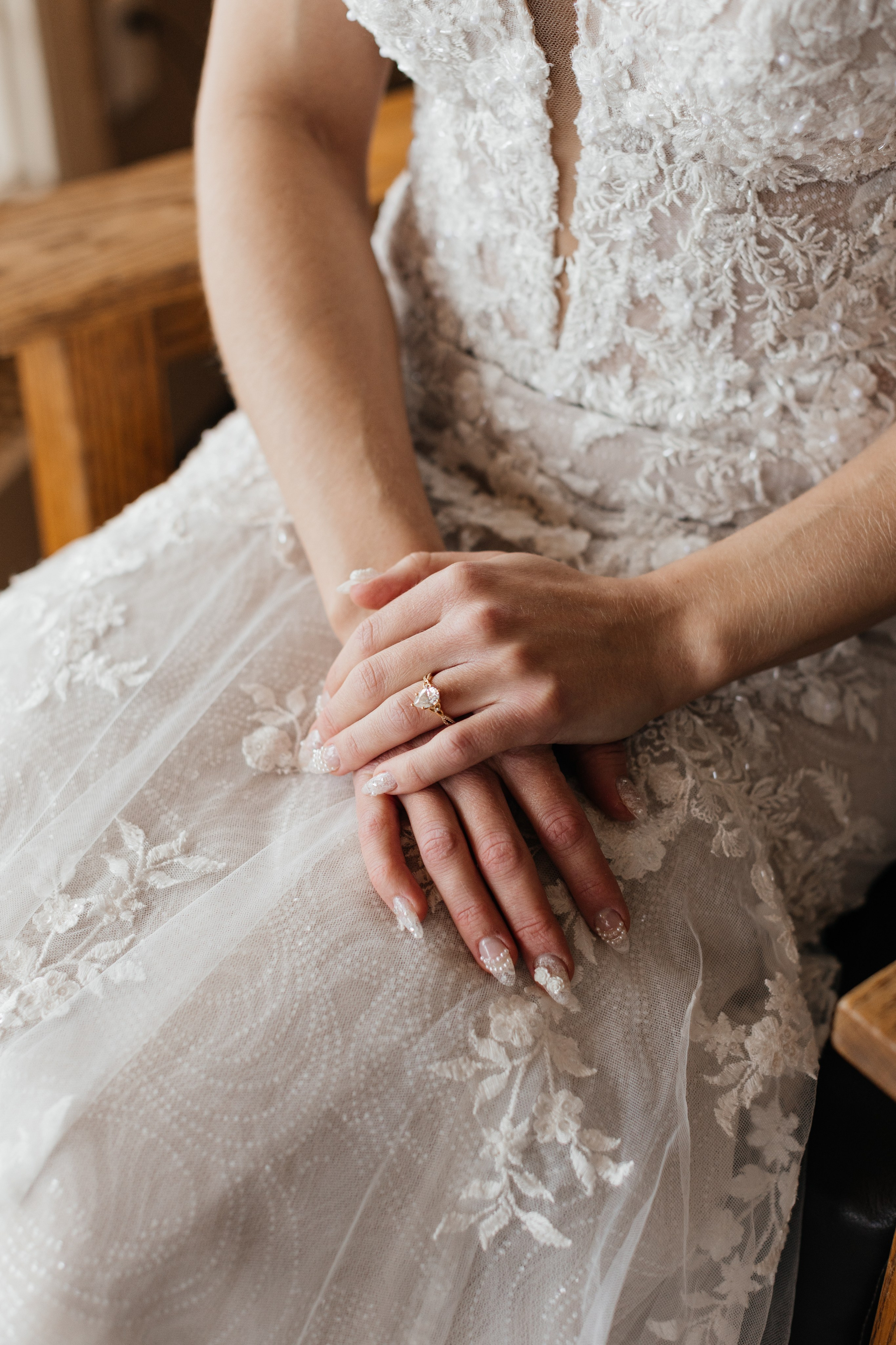 Winter wedding. Emerald lake lodge. Affordable Photographer in Calgary — Tetiana Shuhai