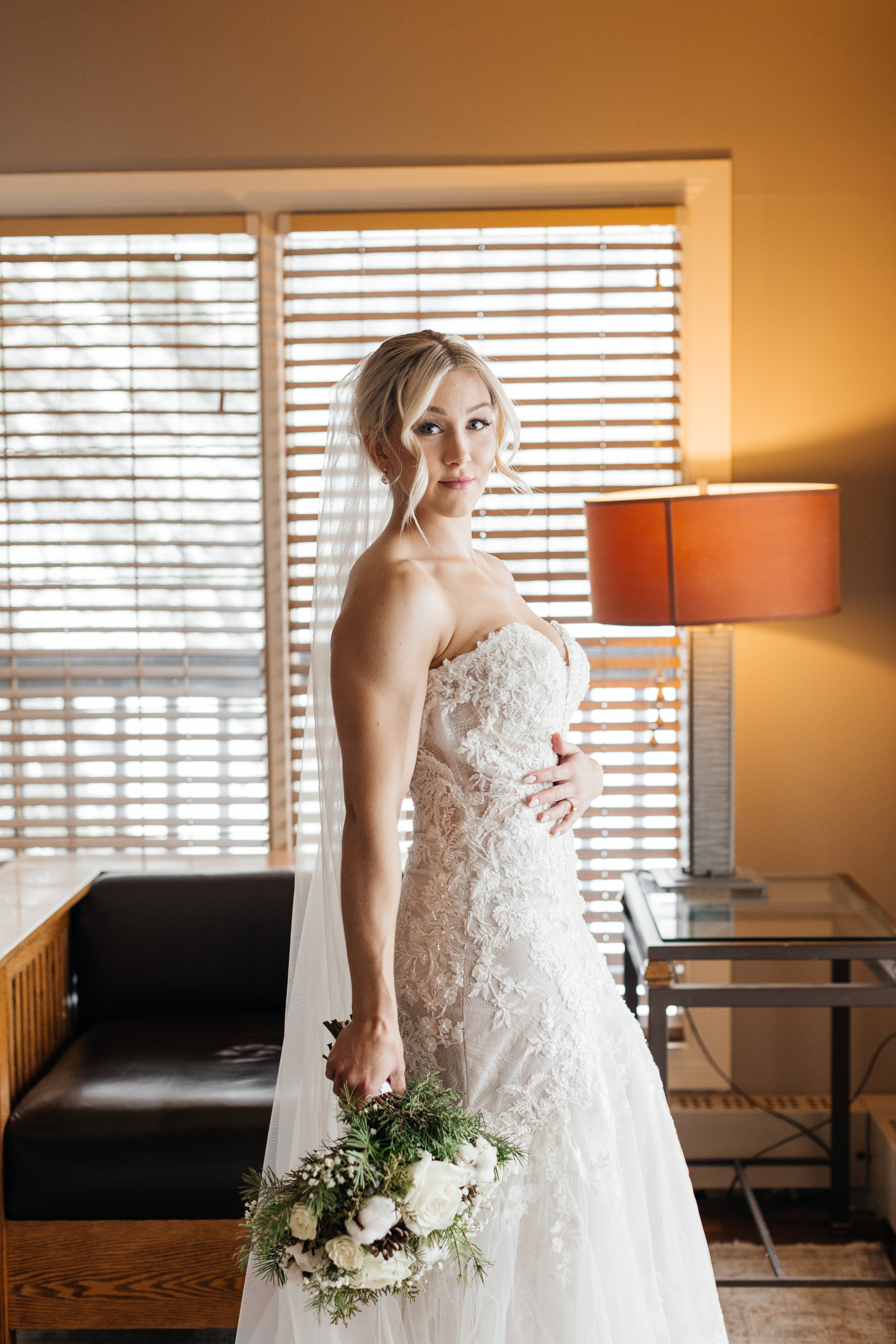 Winter wedding. Emerald lake lodge. Affordable Photographer in Calgary — Tetiana Shuhai