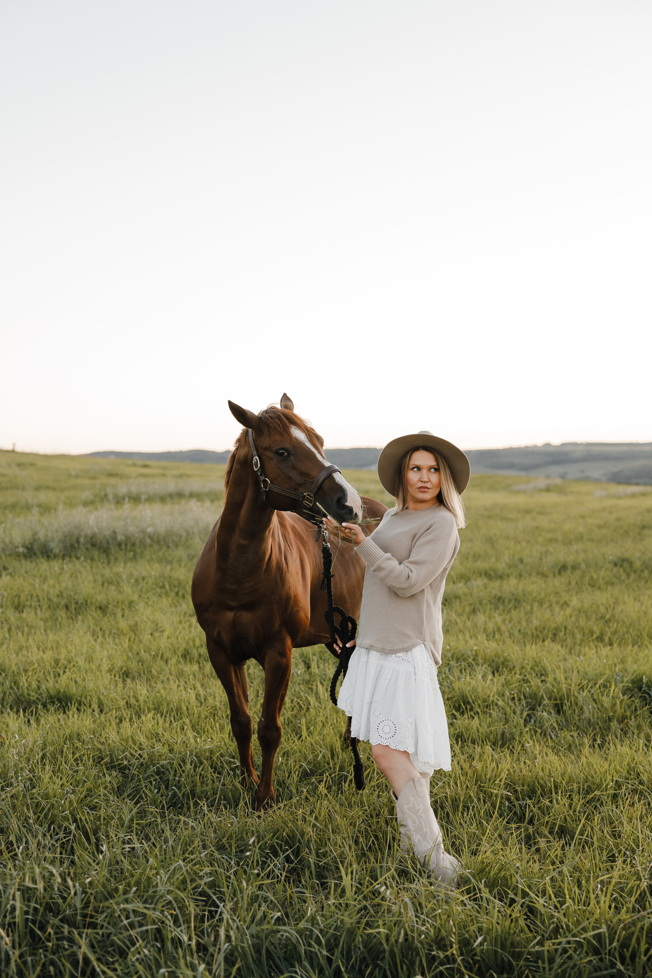 Maria. Sunset photoshoot with hourse