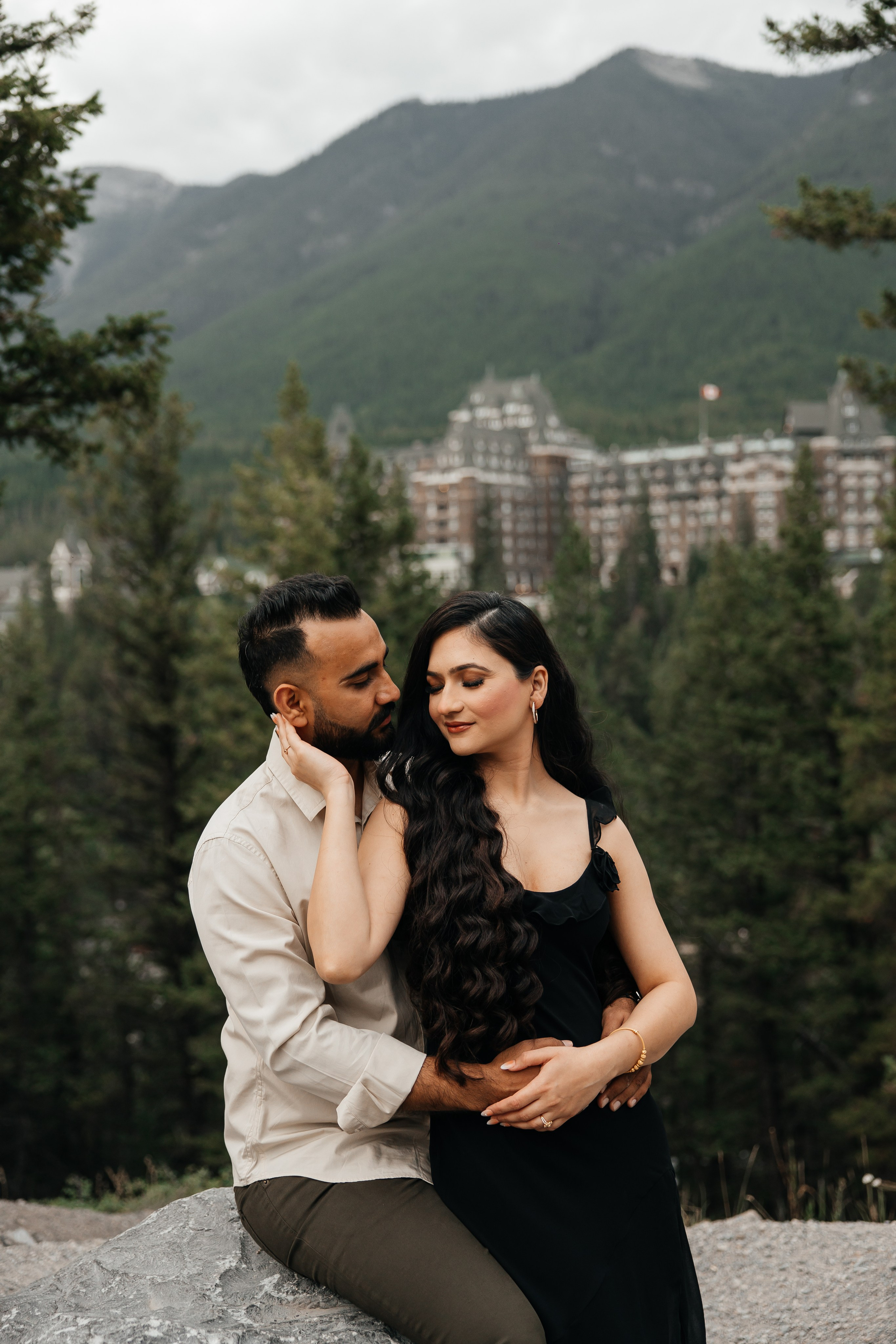 Top 7 Best Photoshoot Locations in Banff and Canmore for Families, Engagements, and Weddings