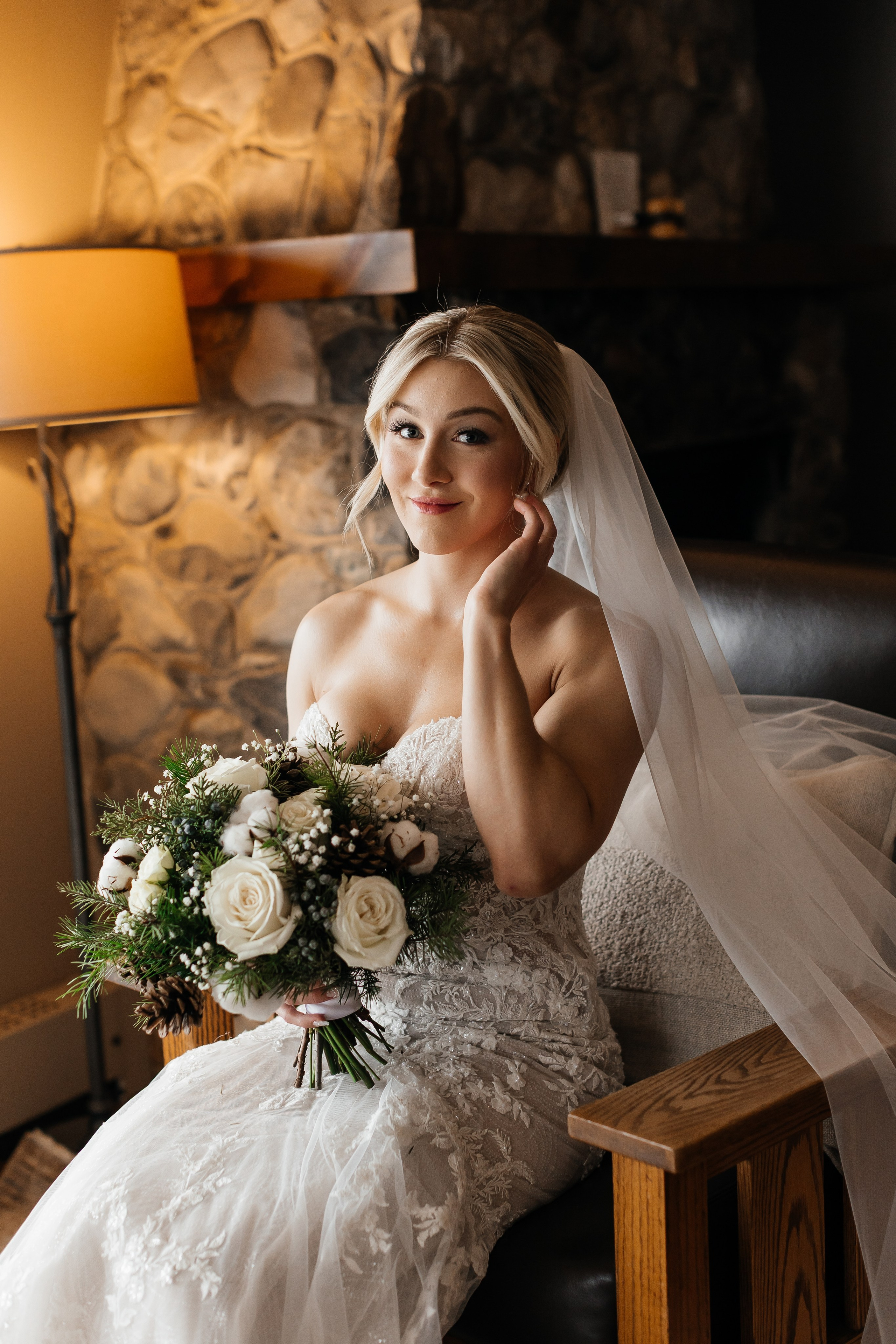Winter wedding. Emerald lake lodge. Affordable Photographer in Calgary — Tetiana Shuhai