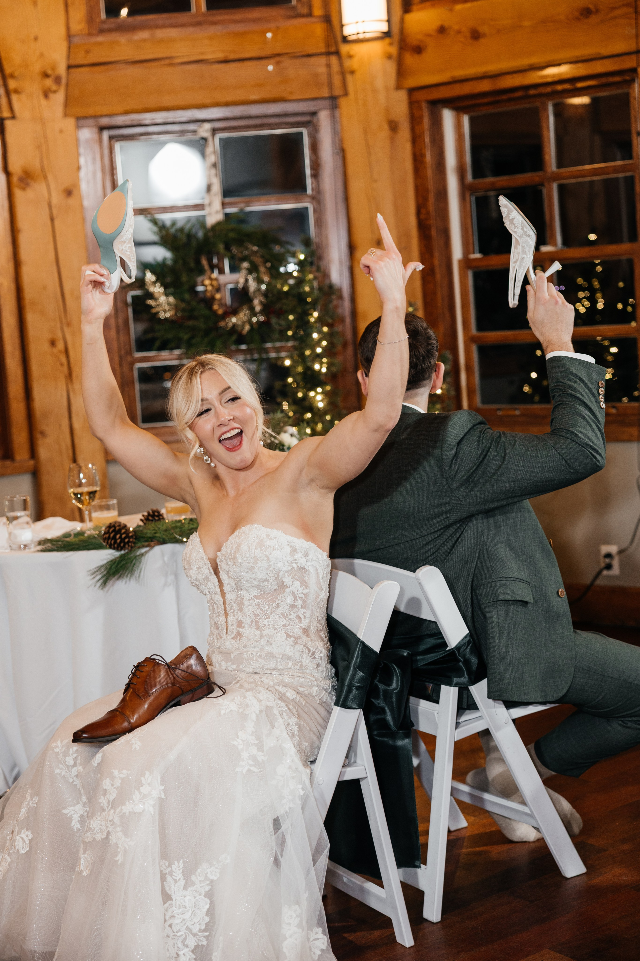 Winter wedding. Emerald lake lodge. Affordable Photographer in Calgary — Tetiana Shuhai