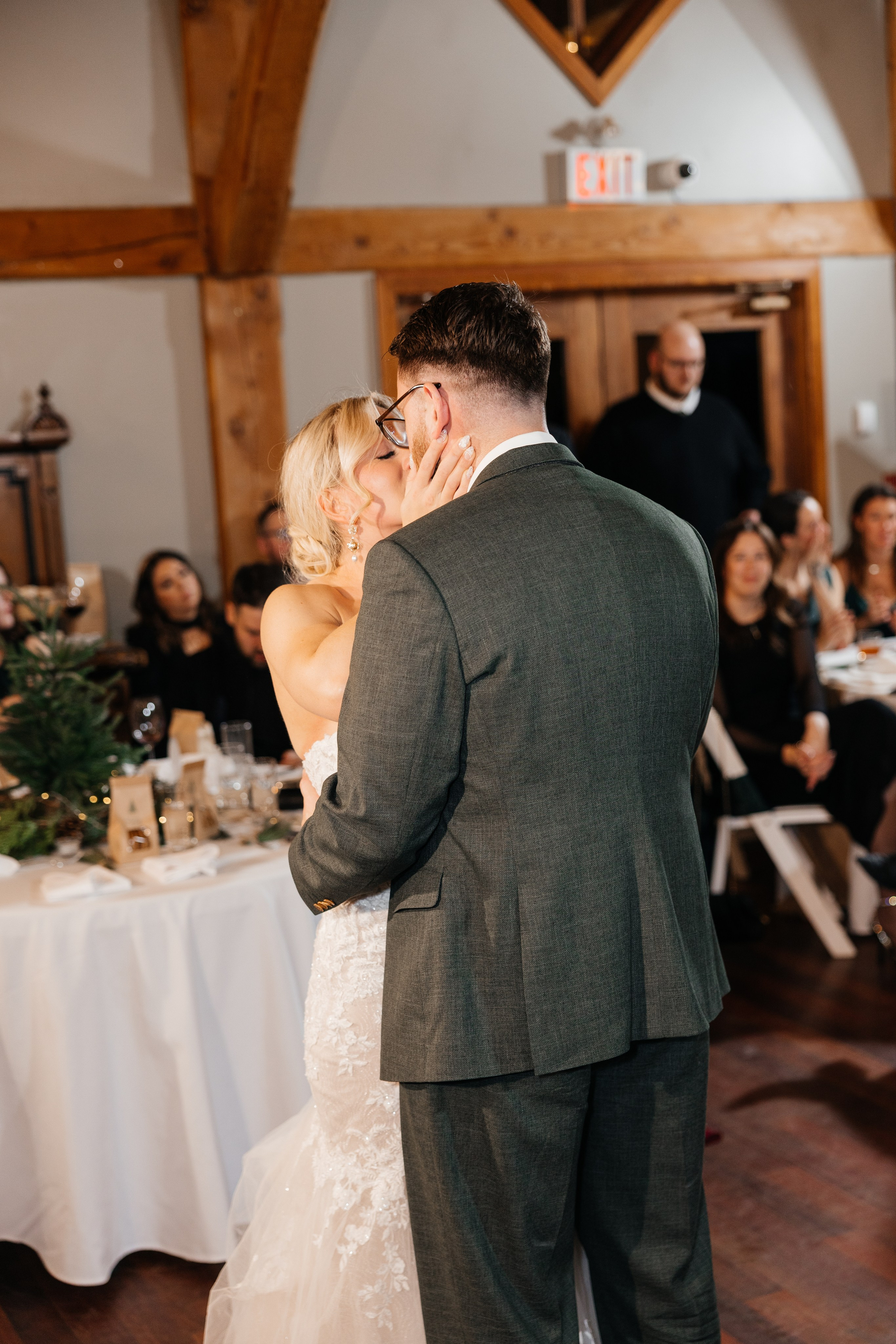 Winter wedding. Emerald lake lodge. Affordable Photographer in Calgary — Tetiana Shuhai