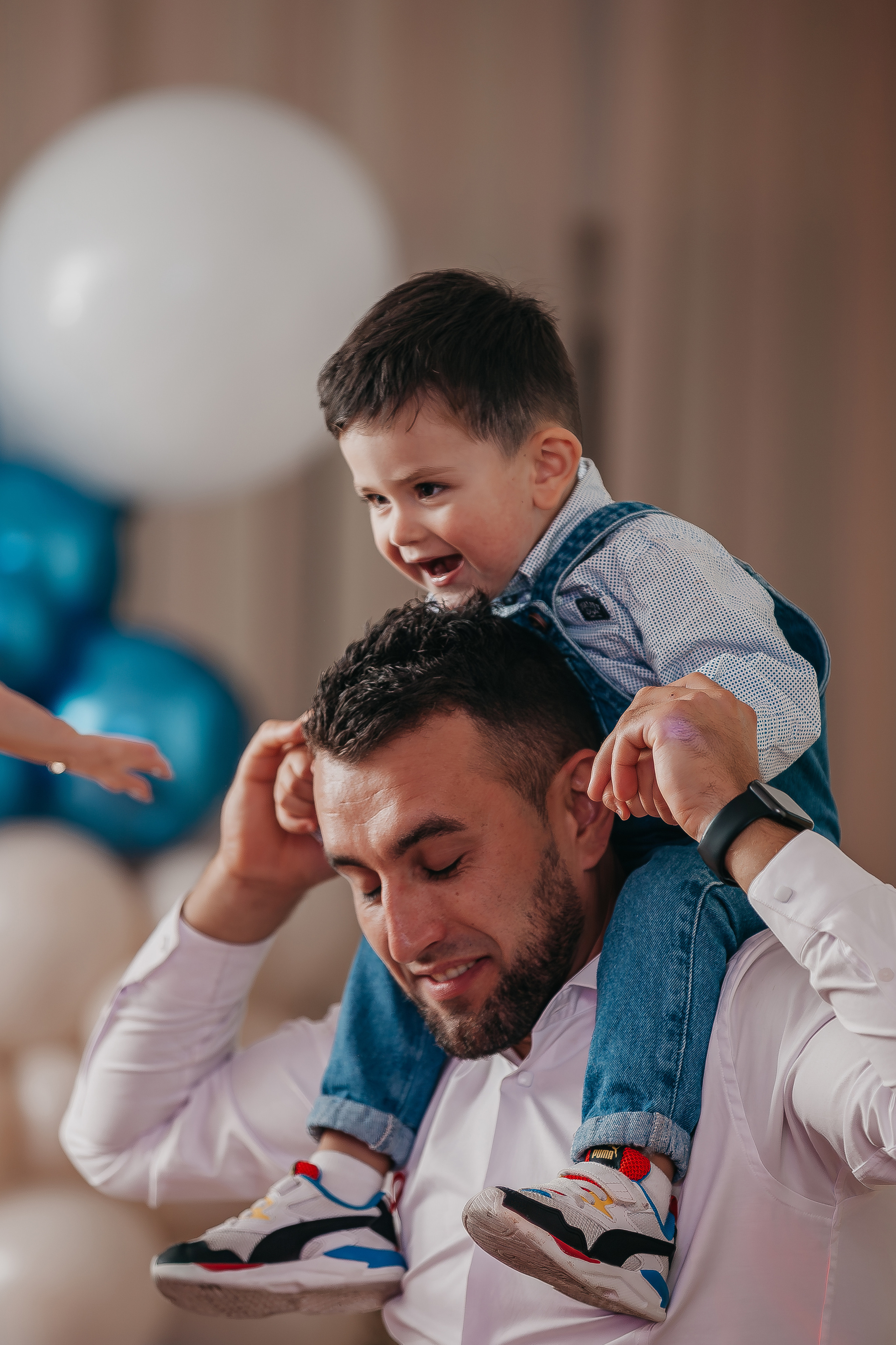 Кумэтрия Доминика. Фото видео в молдове