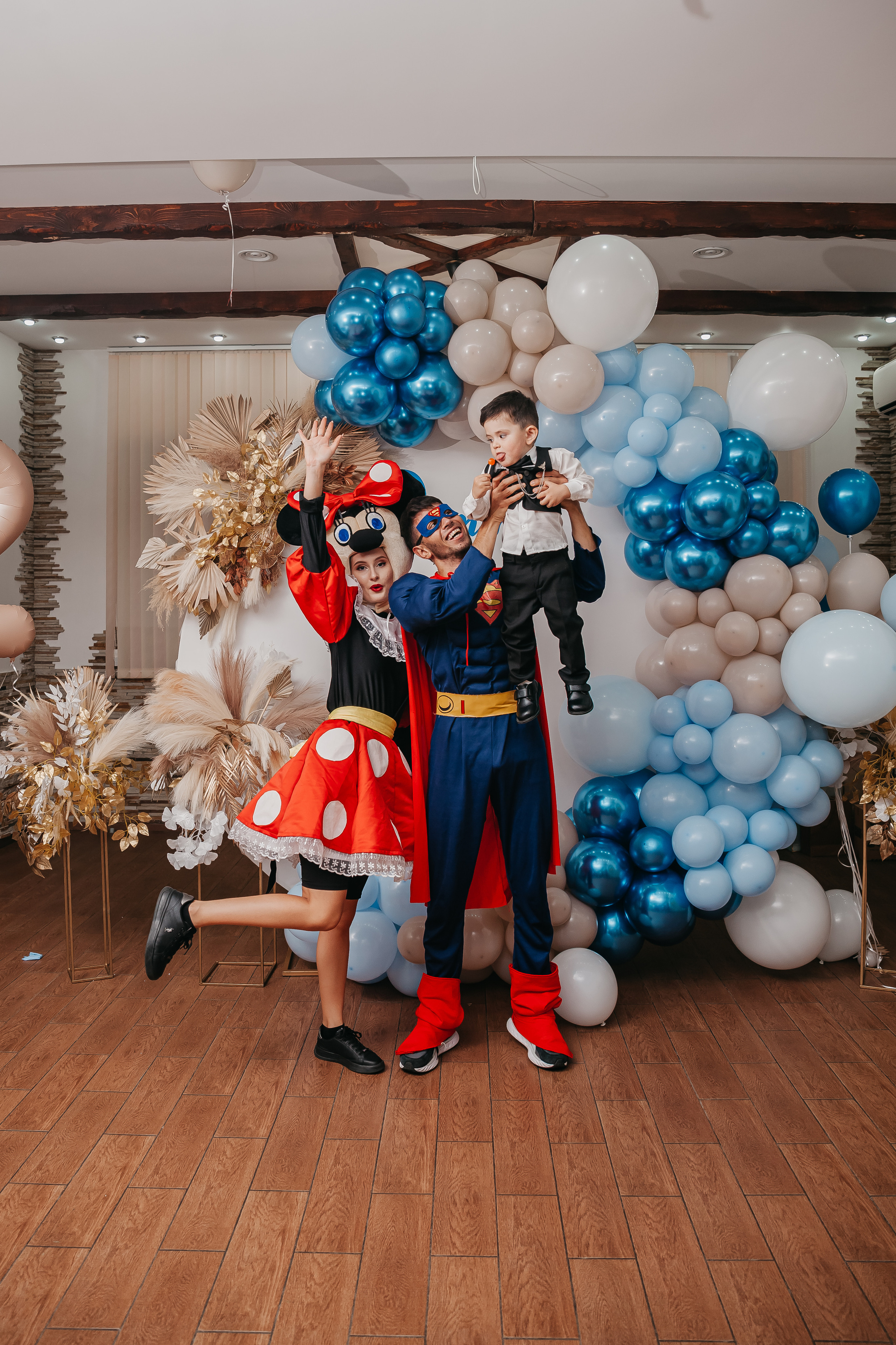 Кумэтрия Доминика. Фото видео в молдове