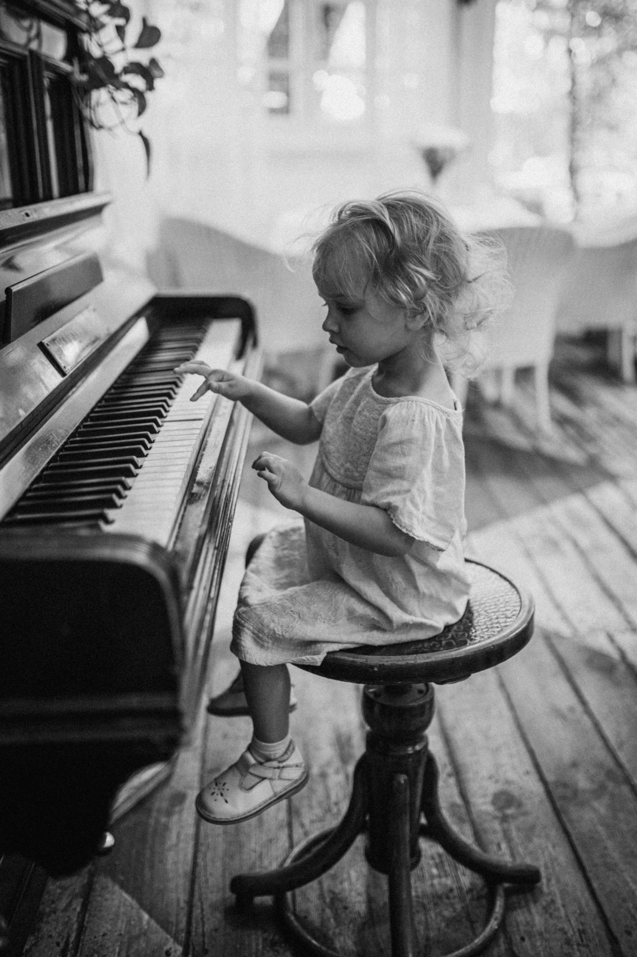 Marina, Sasha & Amelia. Family photography in Europe. Vienna, Bratislava, London, Dublin, Copenhagen, Amsterdam, Barcelona