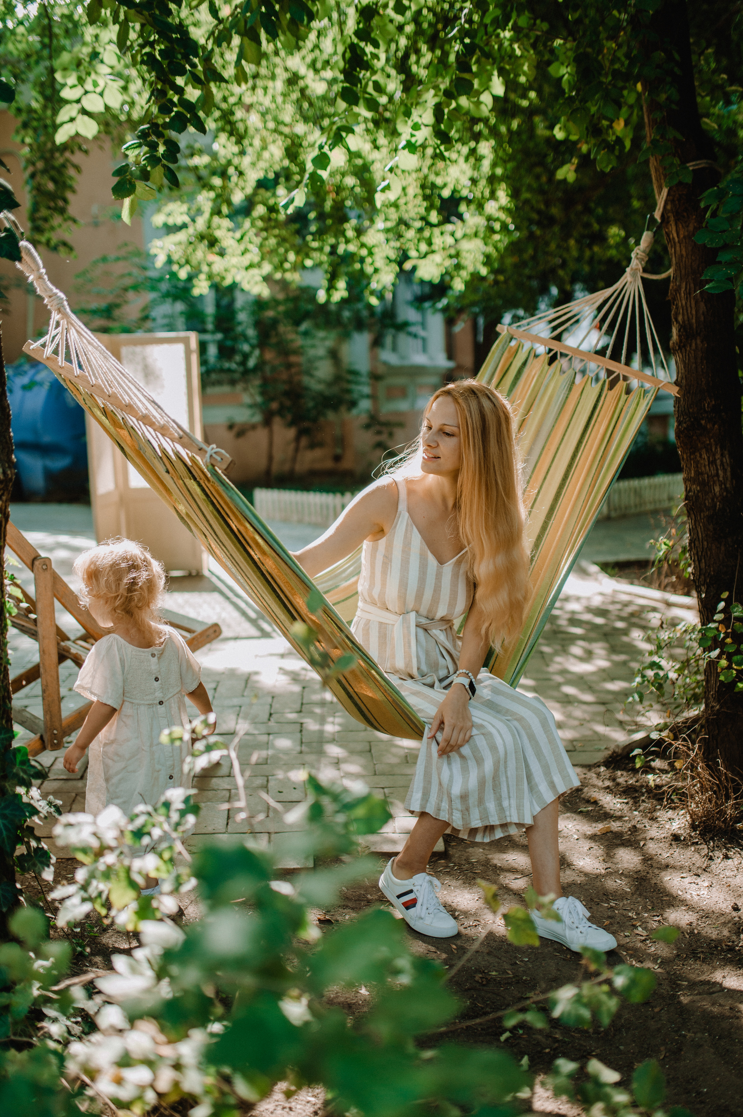 Marina, Sasha & Amelia. Family photography in Europe. Vienna, Bratislava, London, Dublin, Copenhagen, Amsterdam, Barcelona