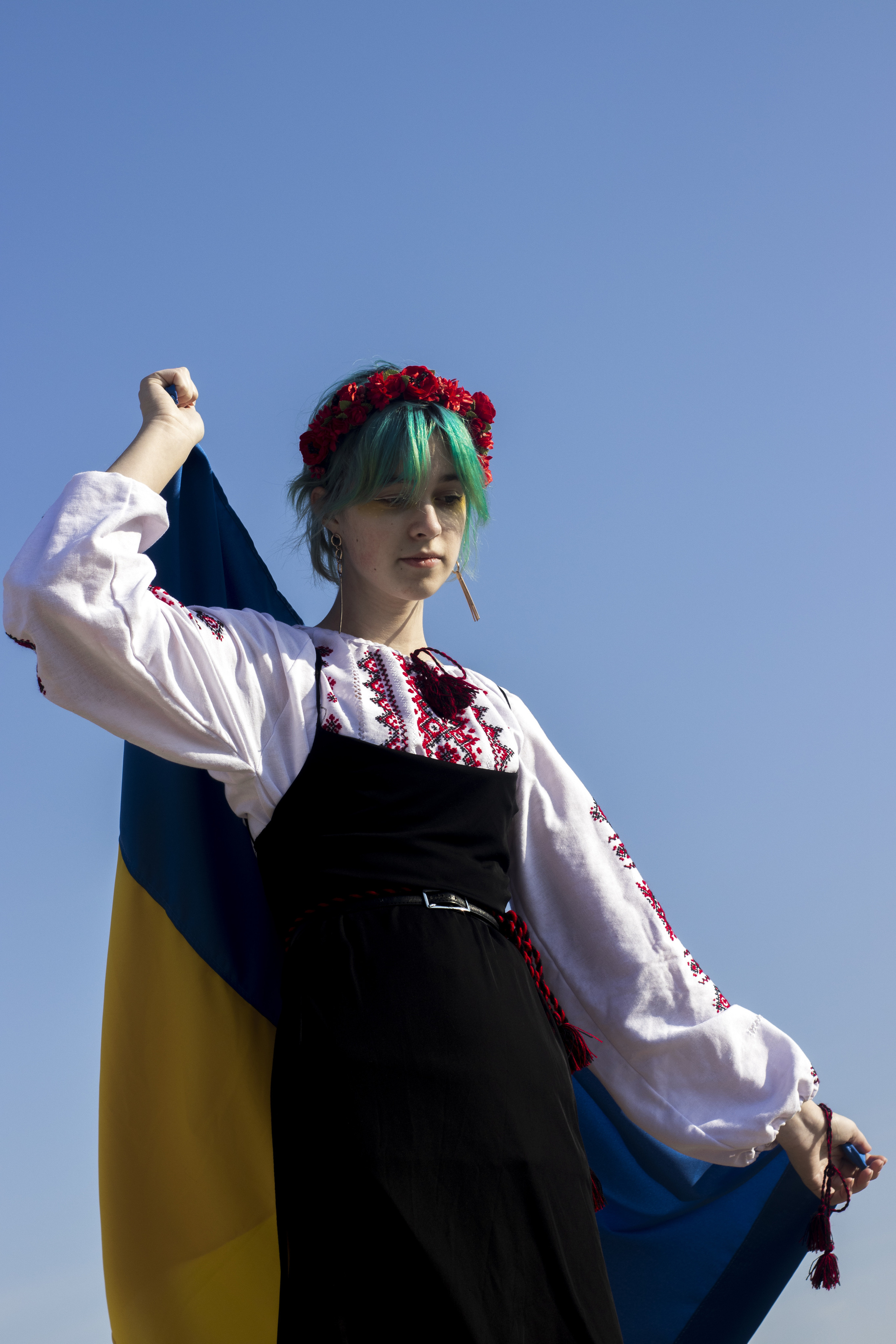 💙💛 Україна понад усе. +seexteens chase the moon 🌙+