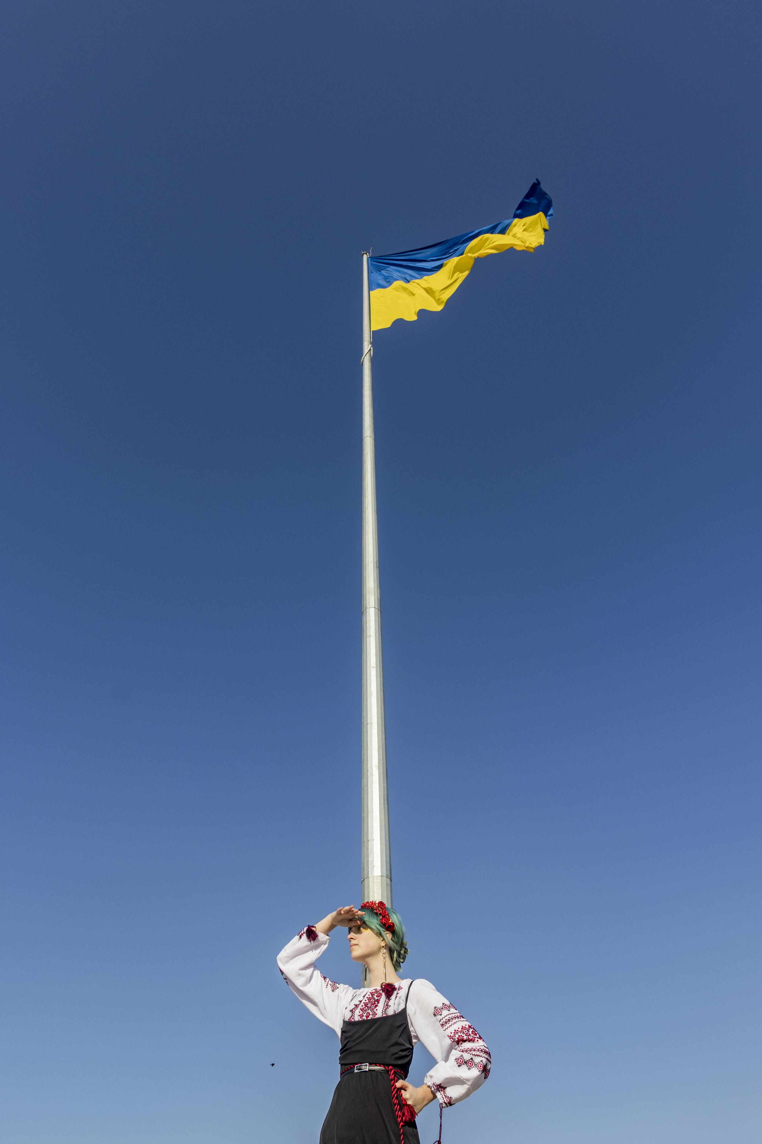 💙💛 Україна понад усе. +seexteens chase the moon 🌙+