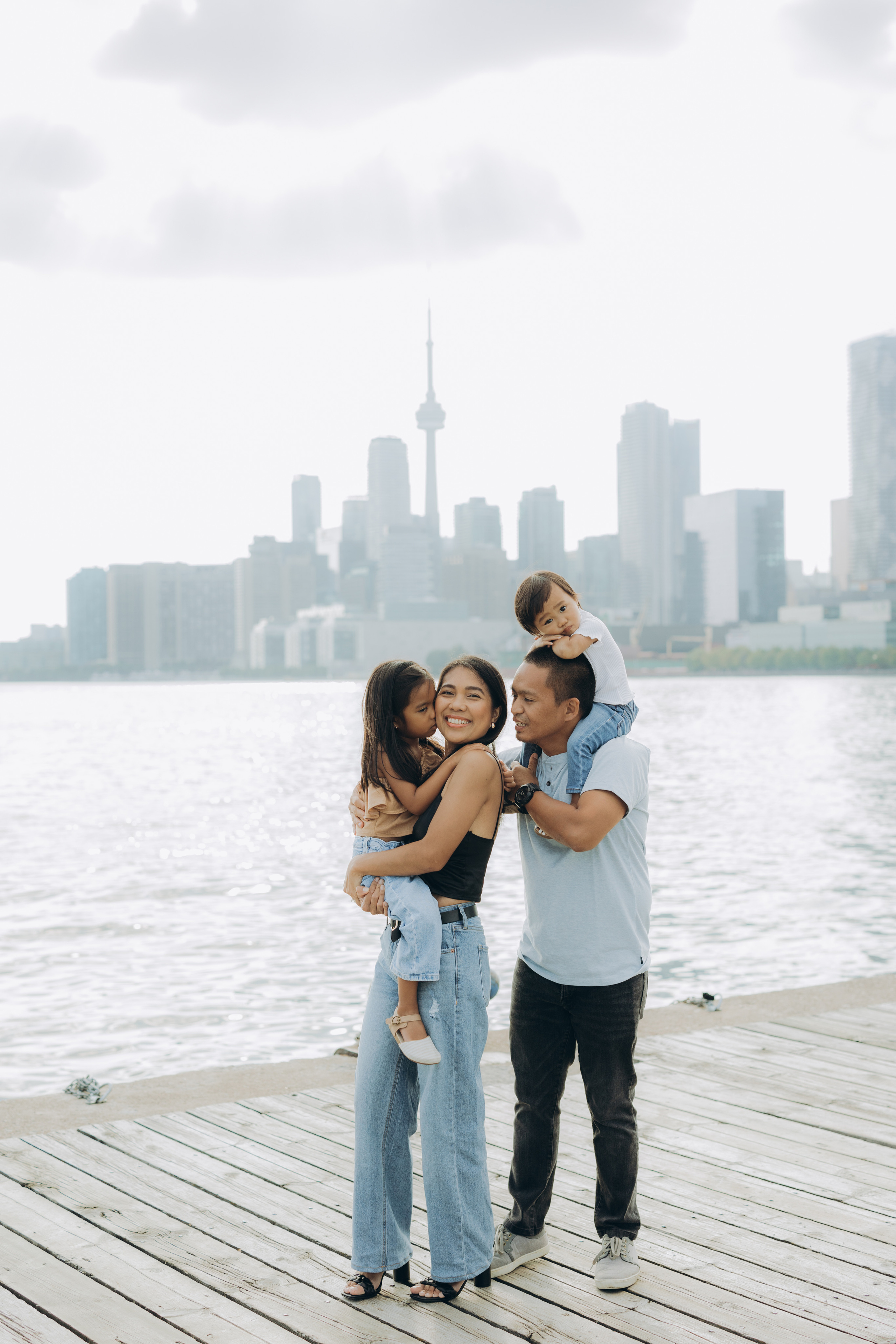 Family session in Toronto. Wedding Photographer Toronto