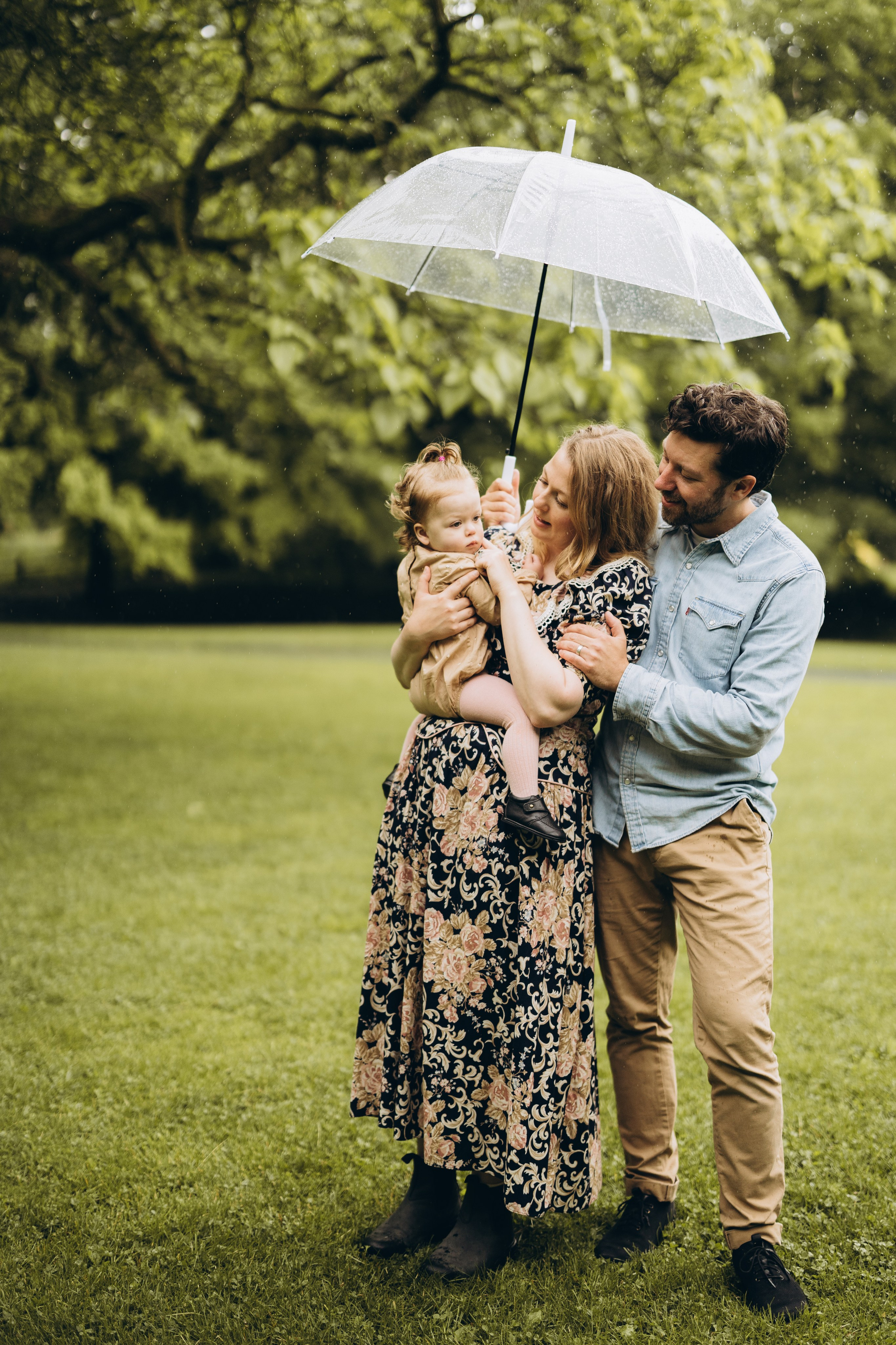 Under the rain. Wedding Photographer Toronto