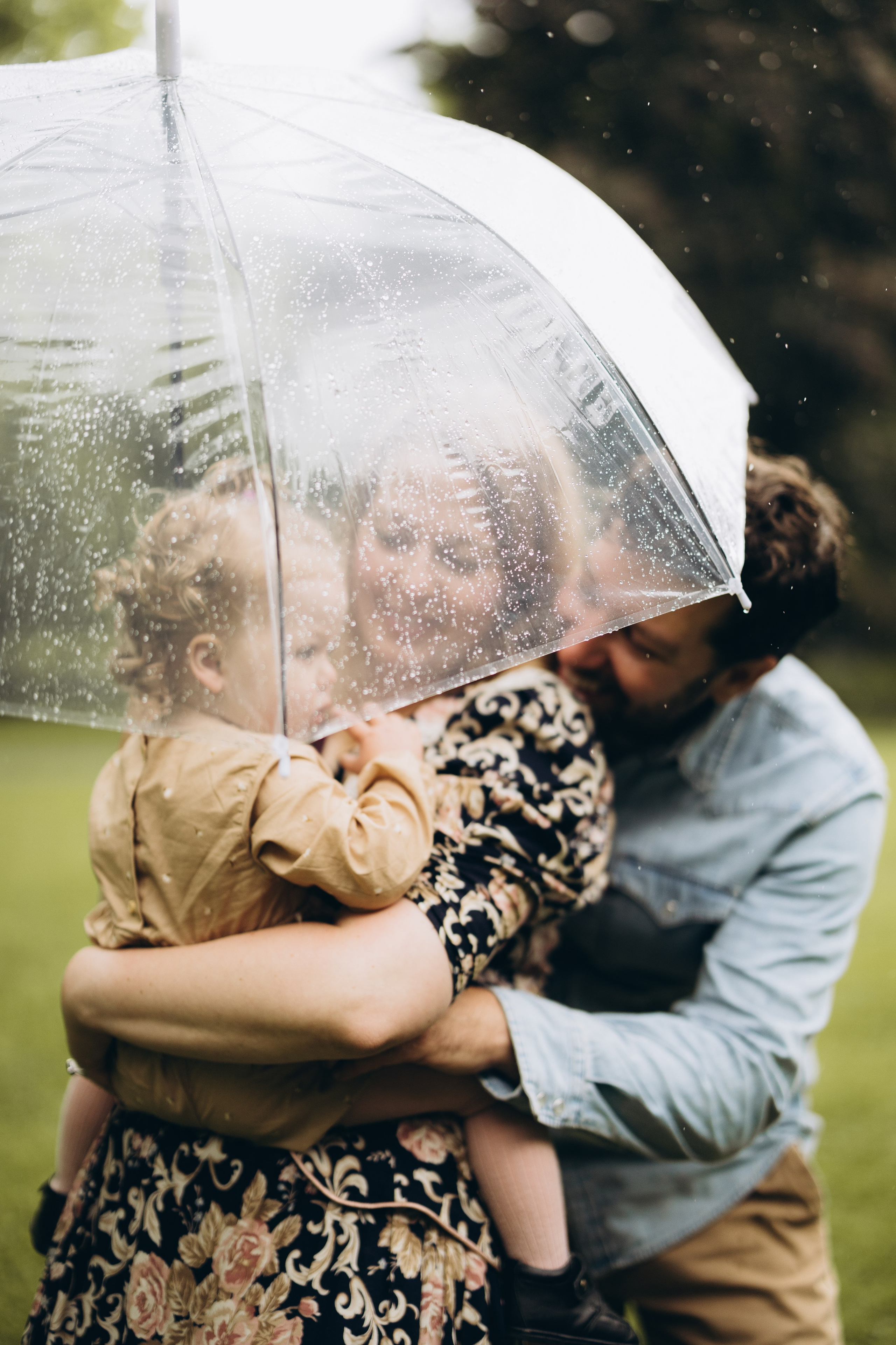 Under the rain. Wedding Photographer Toronto