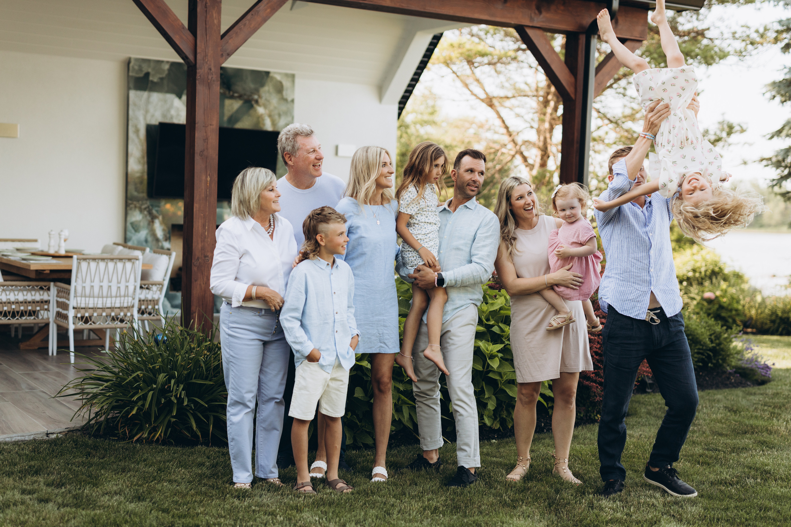 Family time. Wedding Photographer Toronto