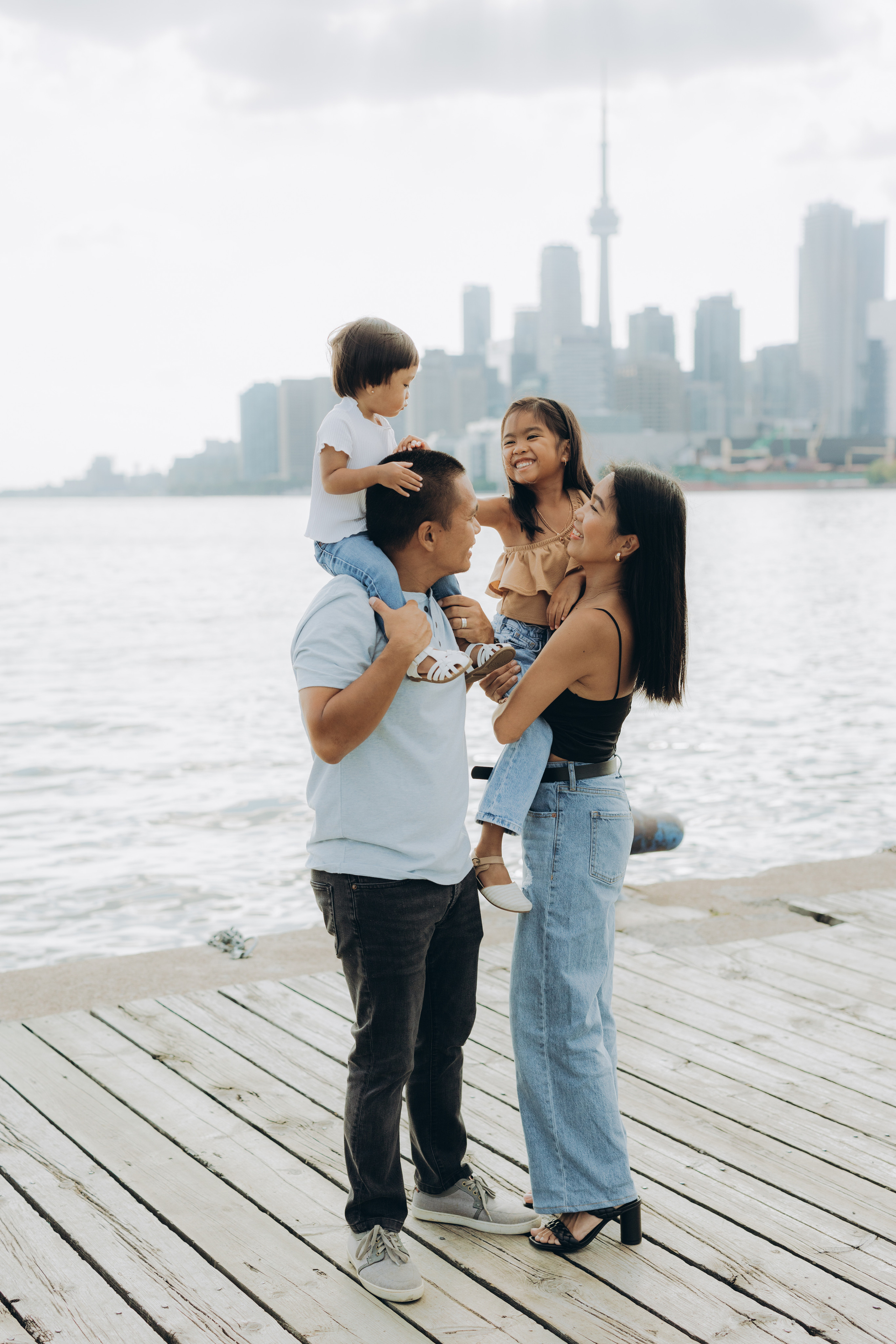 Family session in Toronto. Wedding Photographer Toronto