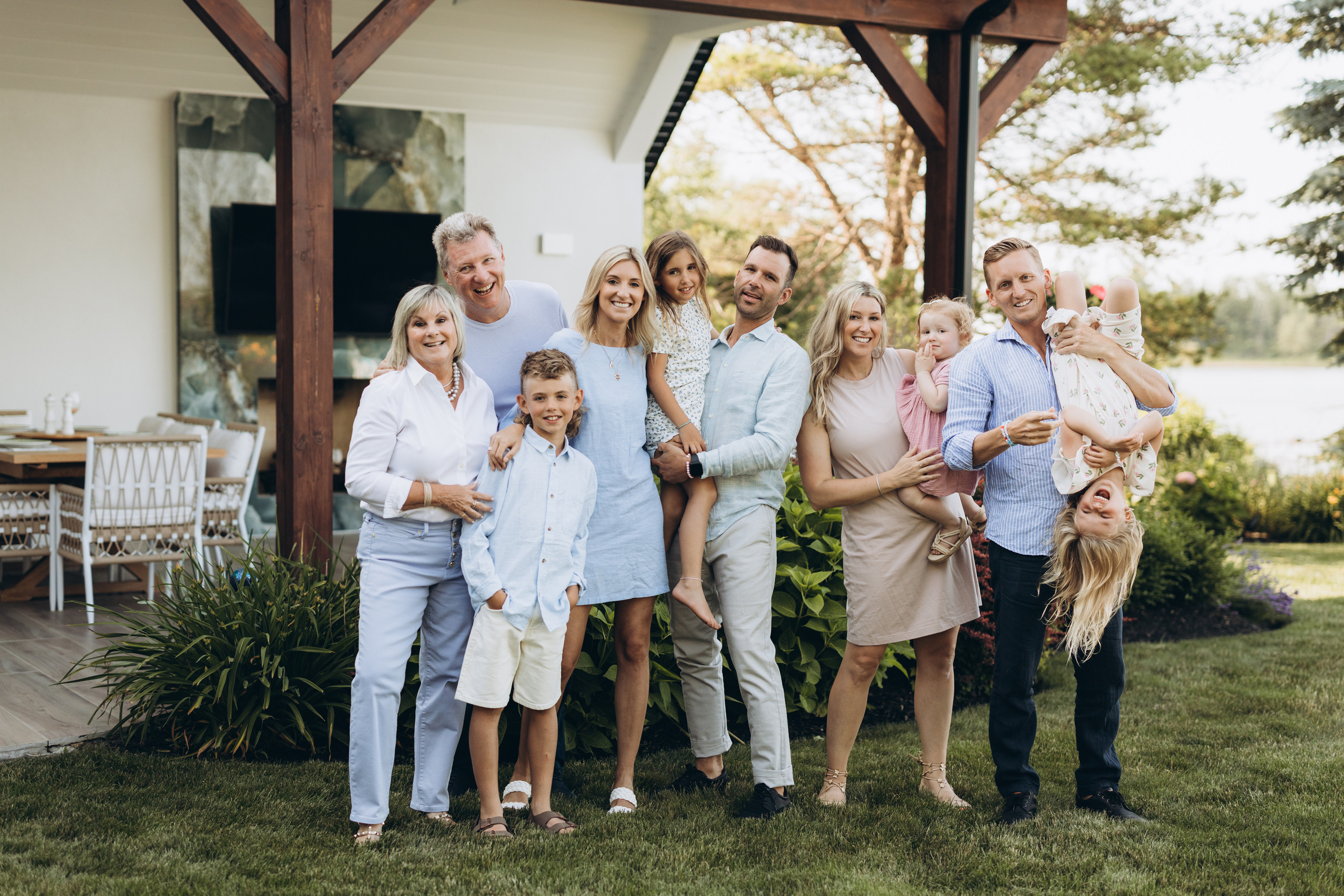 Family time. Wedding Photographer Toronto