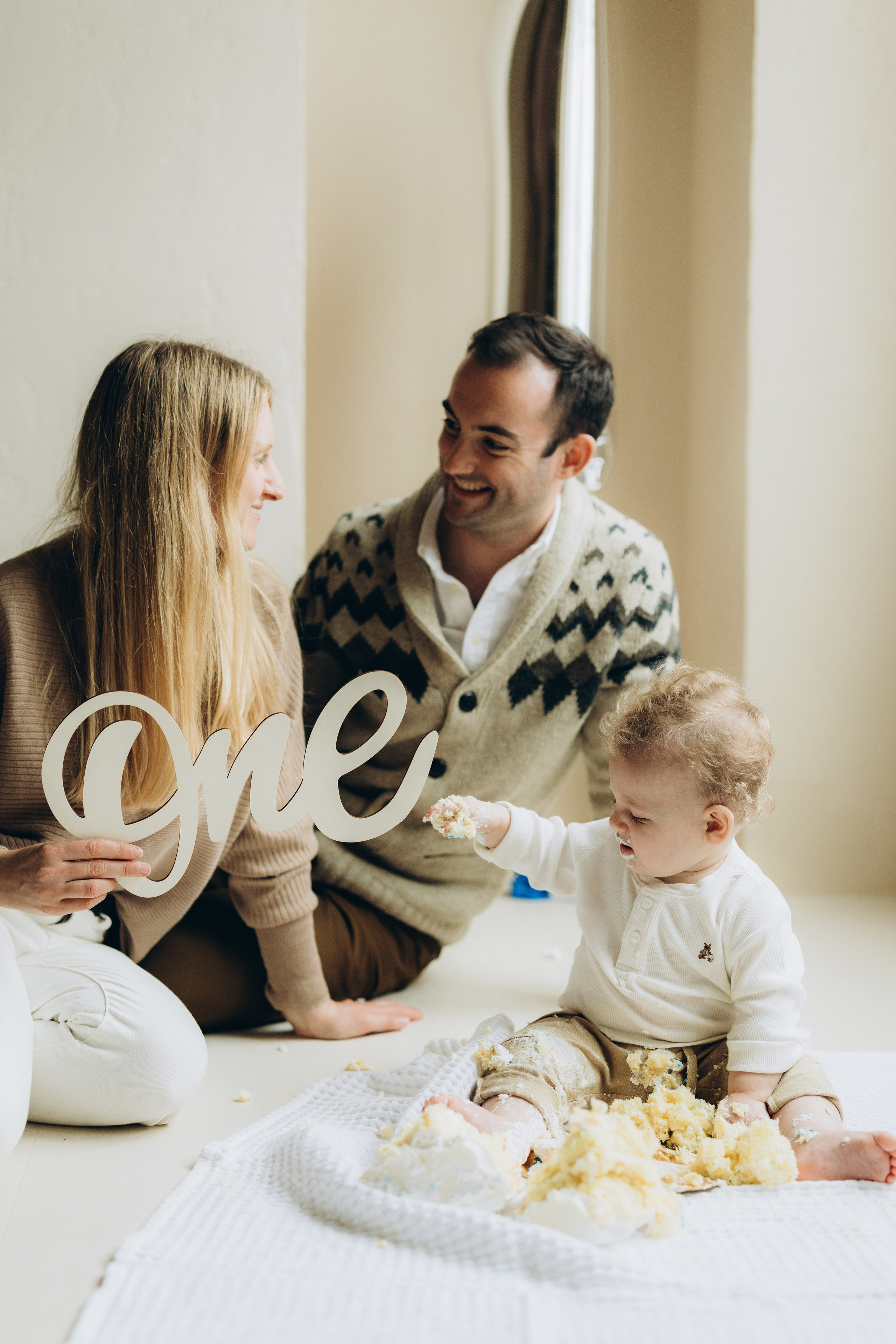 Cake smash. Wedding Photographer Toronto