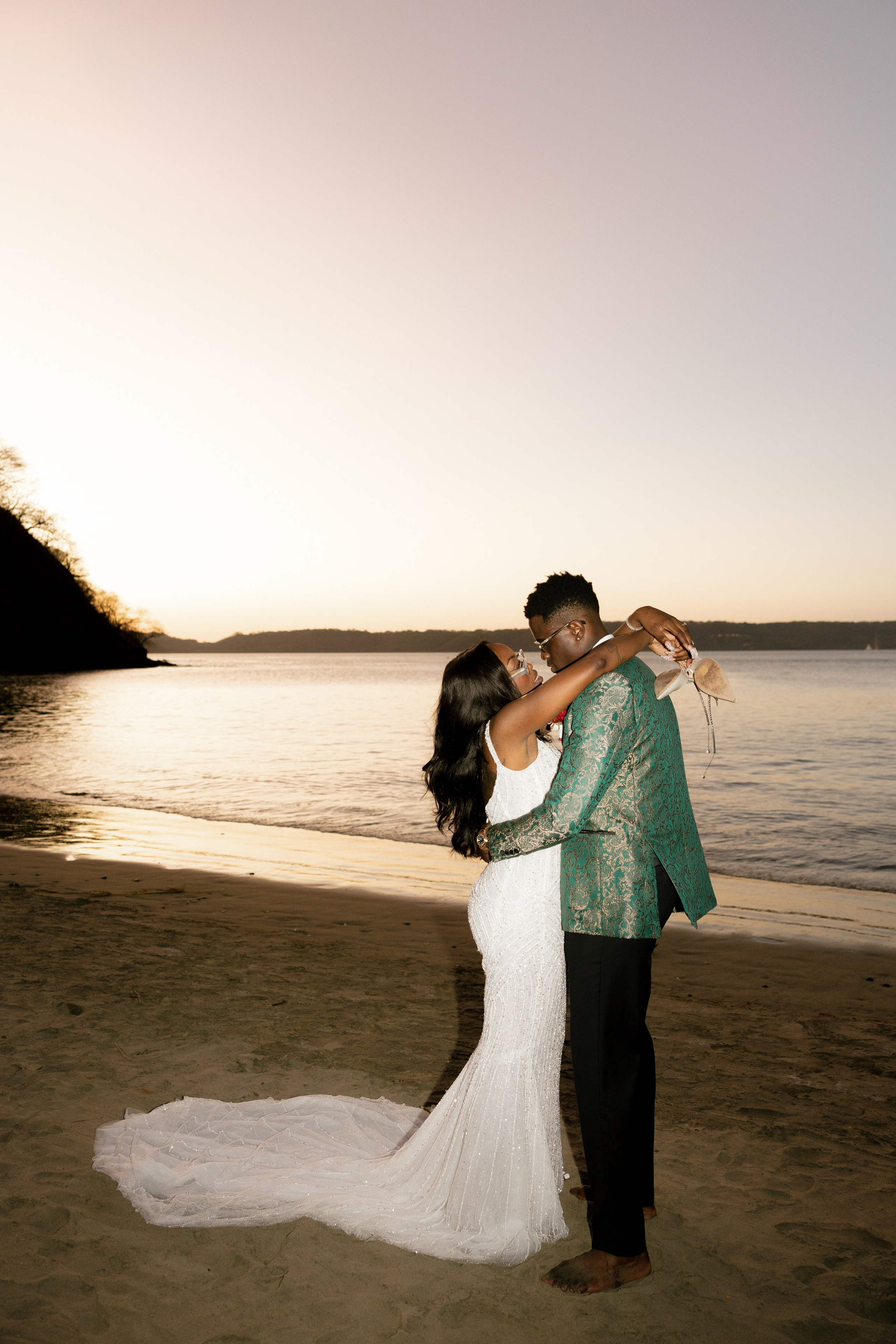 Ashley&Matt (Costa Rica). Wedding Photographer Toronto