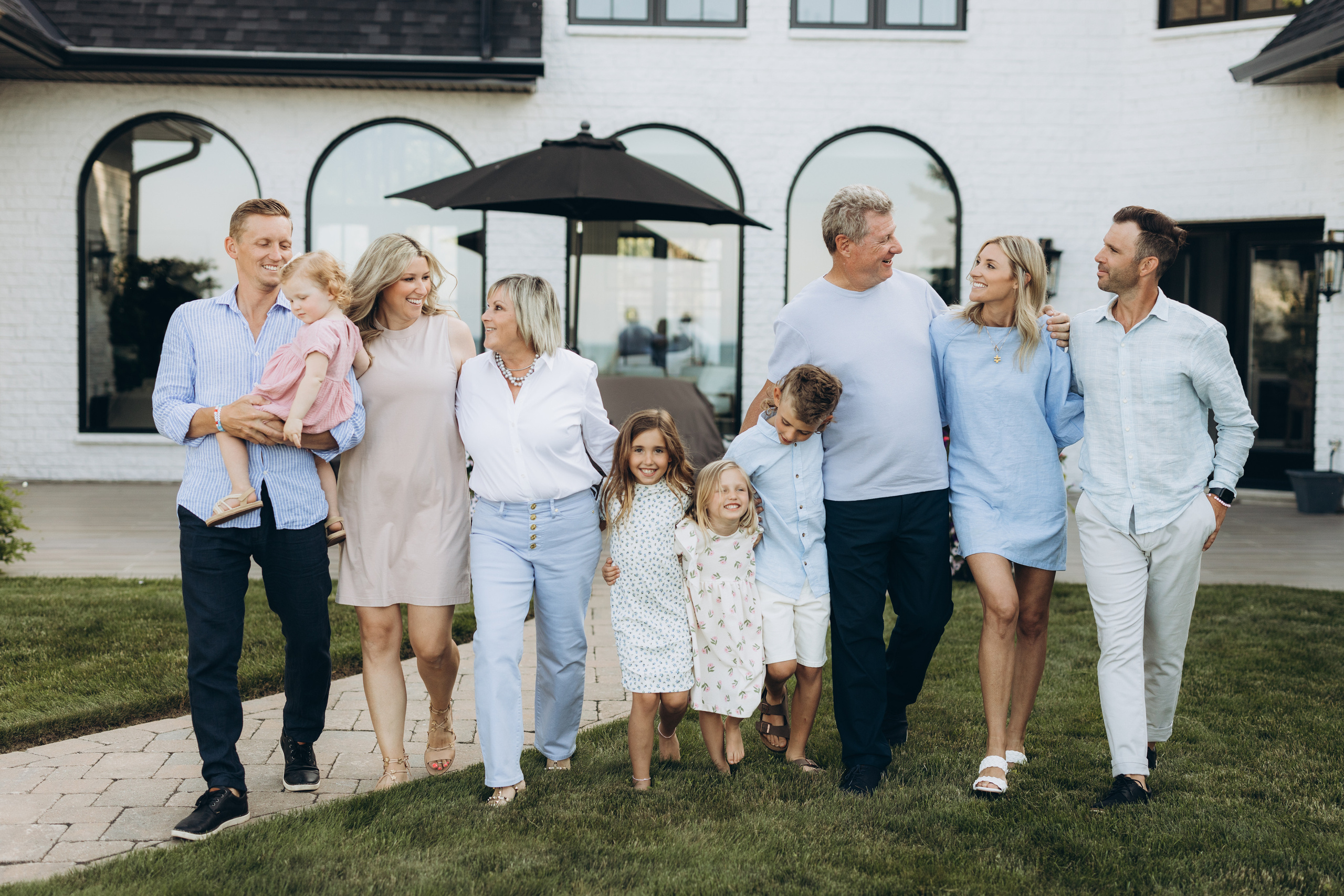 Family time. Wedding Photographer Toronto