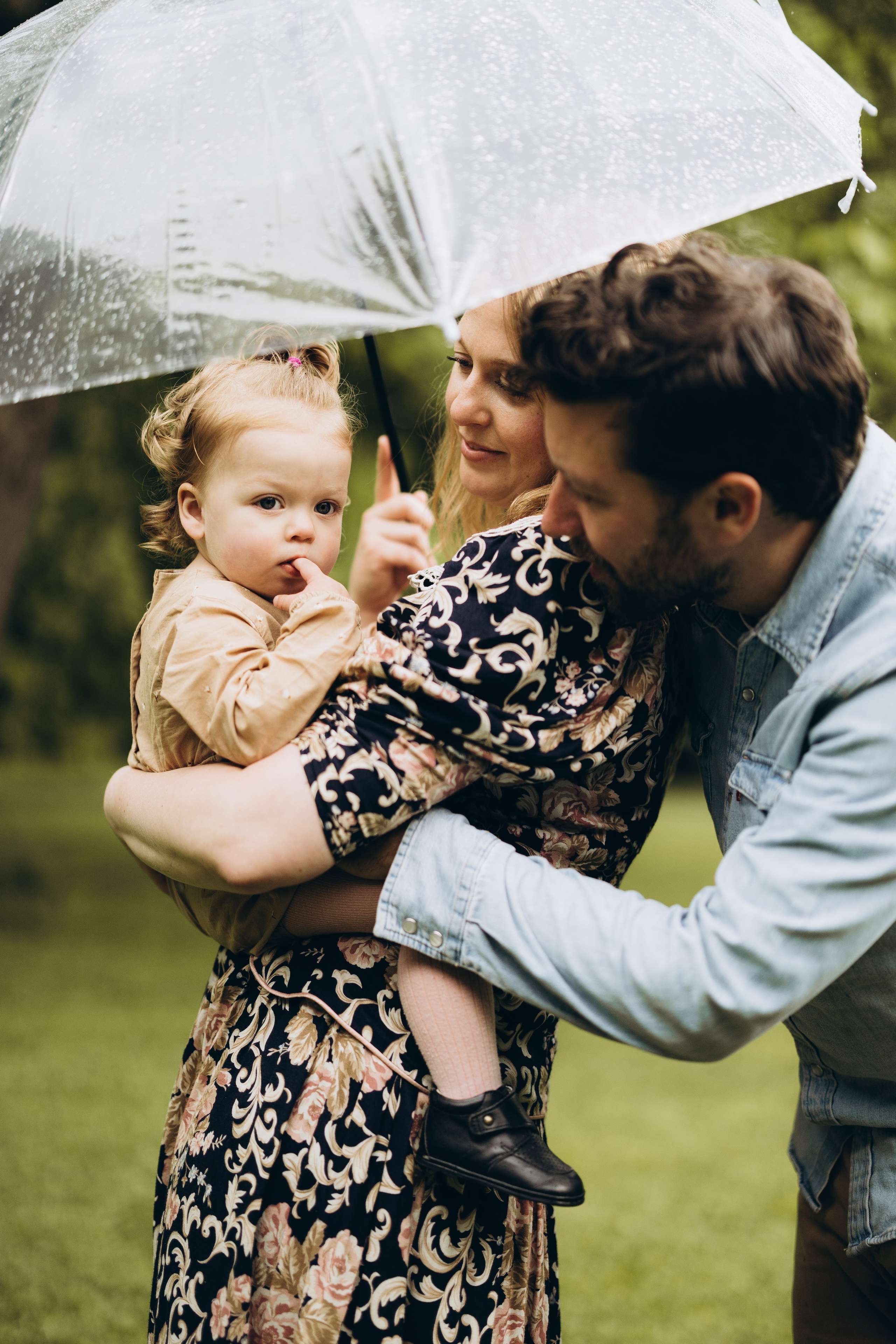 Under the rain. Wedding Photographer Toronto