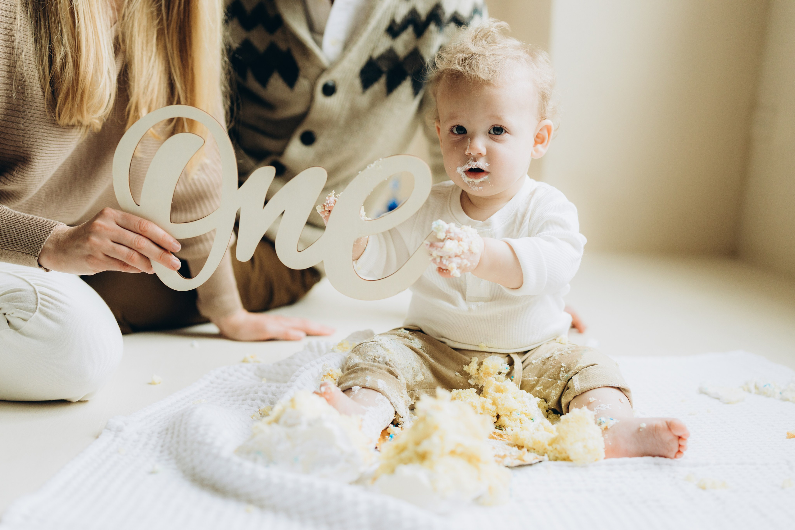 Cake smash. Wedding Photographer Toronto