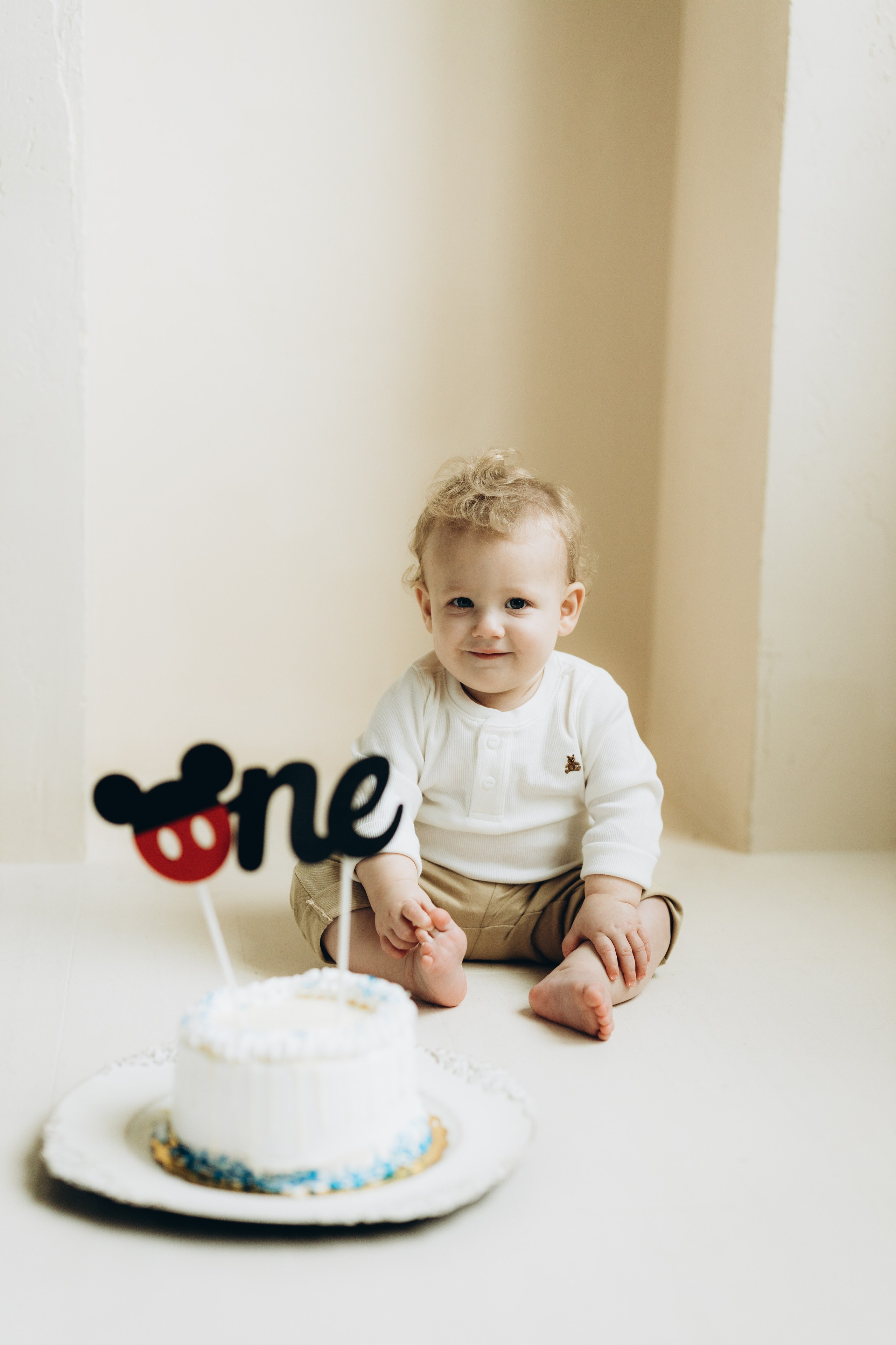 Cake smash. Wedding Photographer Toronto