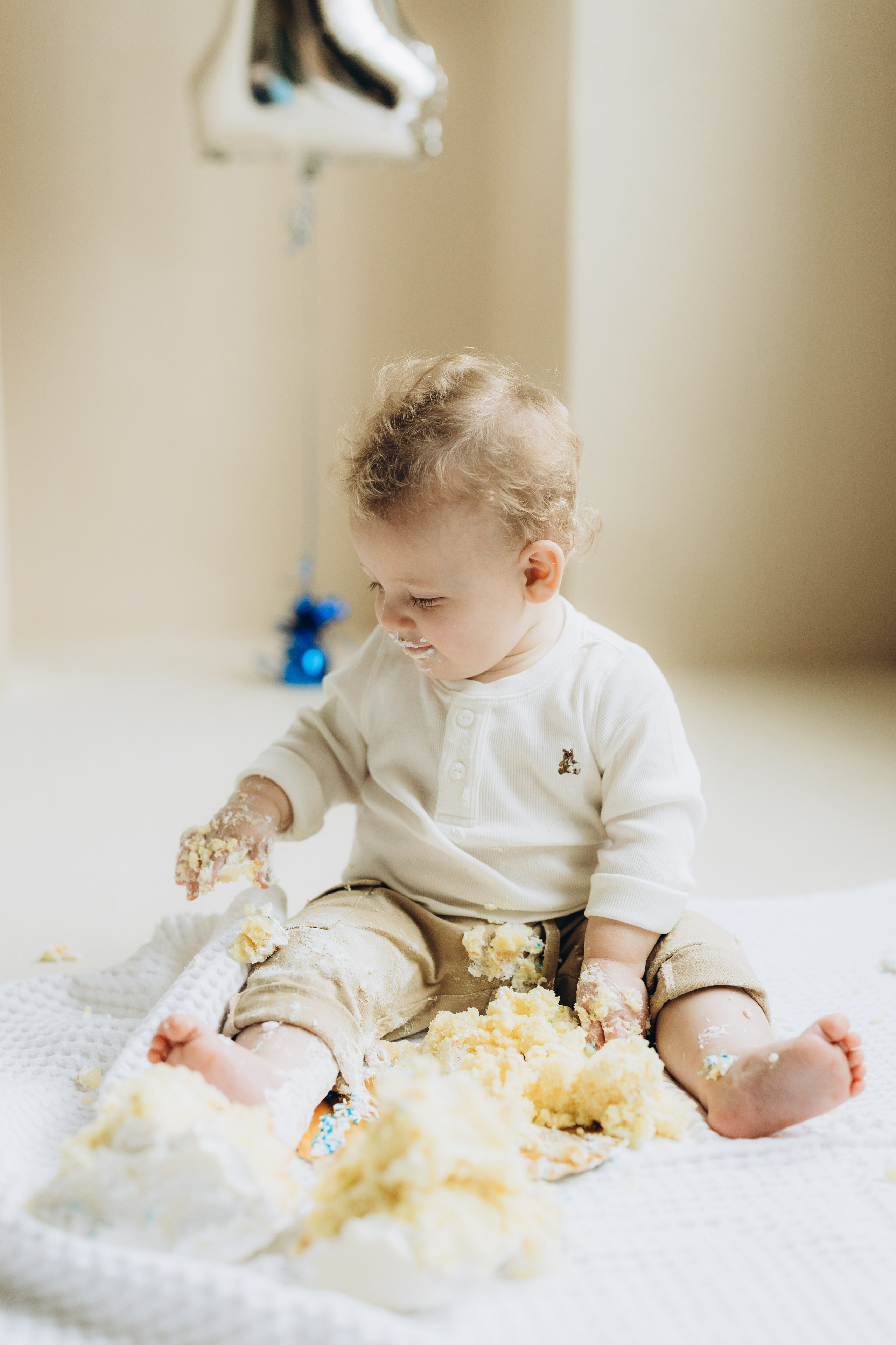 Cake smash. Wedding Photographer Toronto