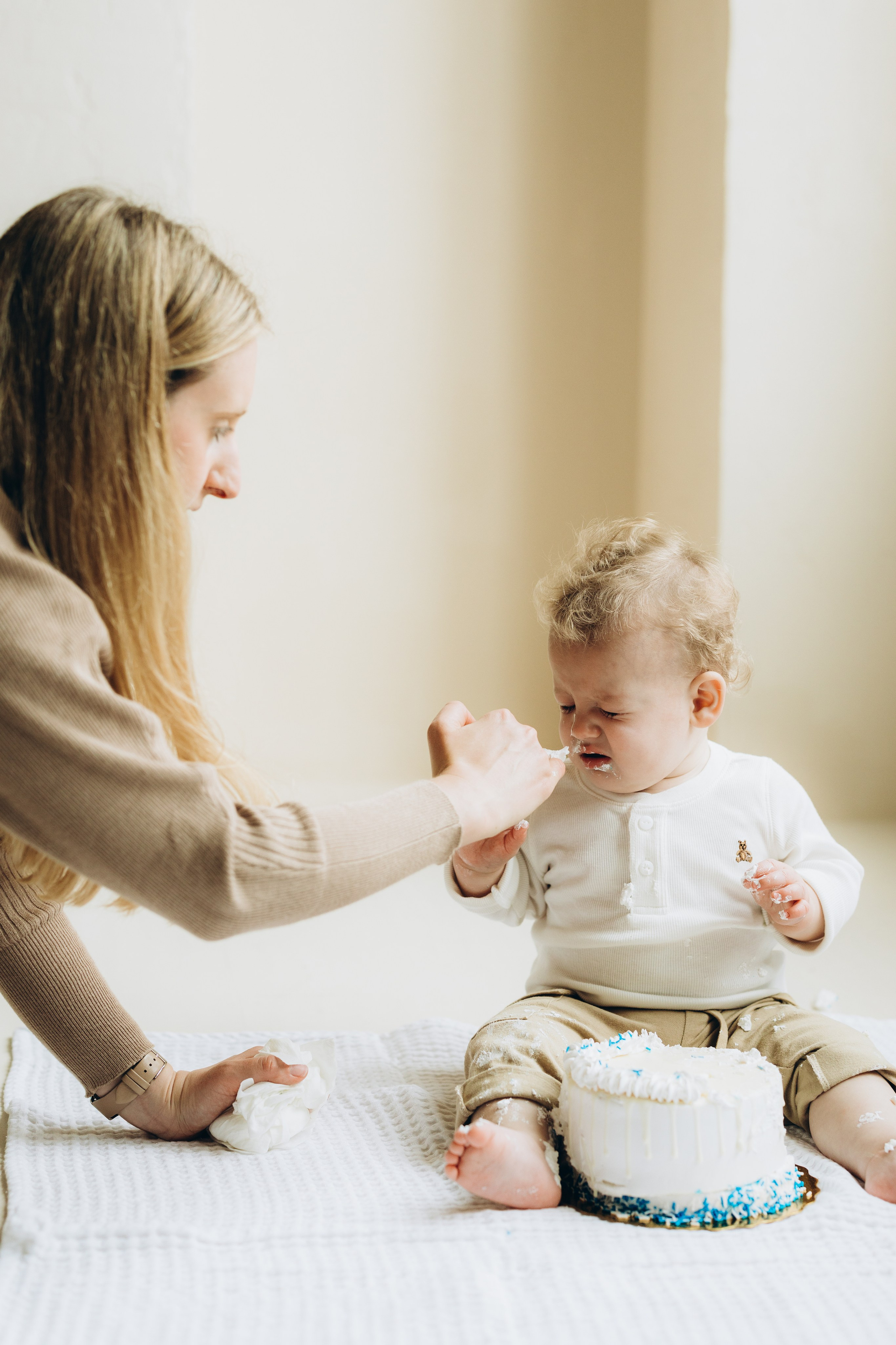 Cake smash. Wedding Photographer Toronto