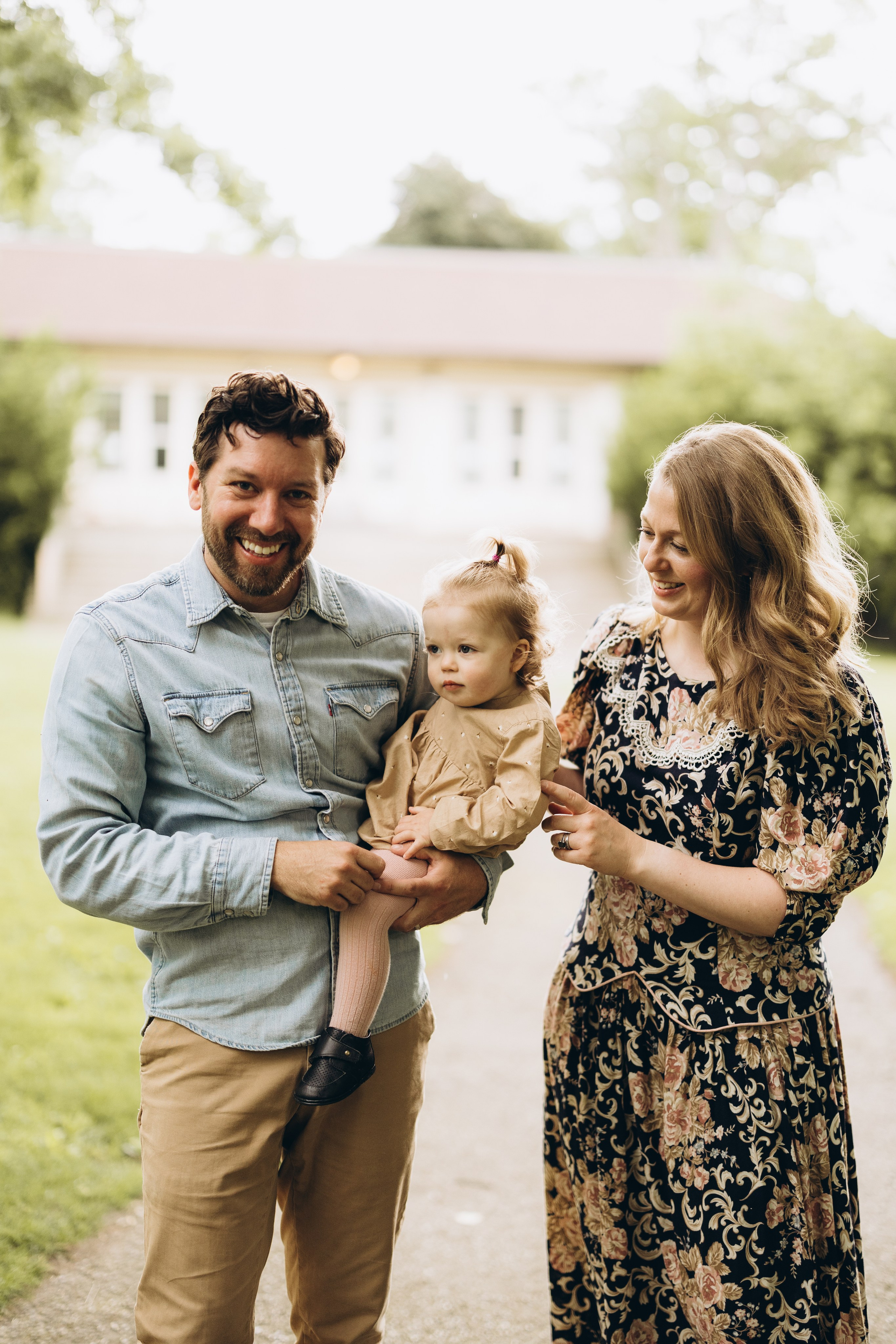 Under the rain. Wedding Photographer Toronto