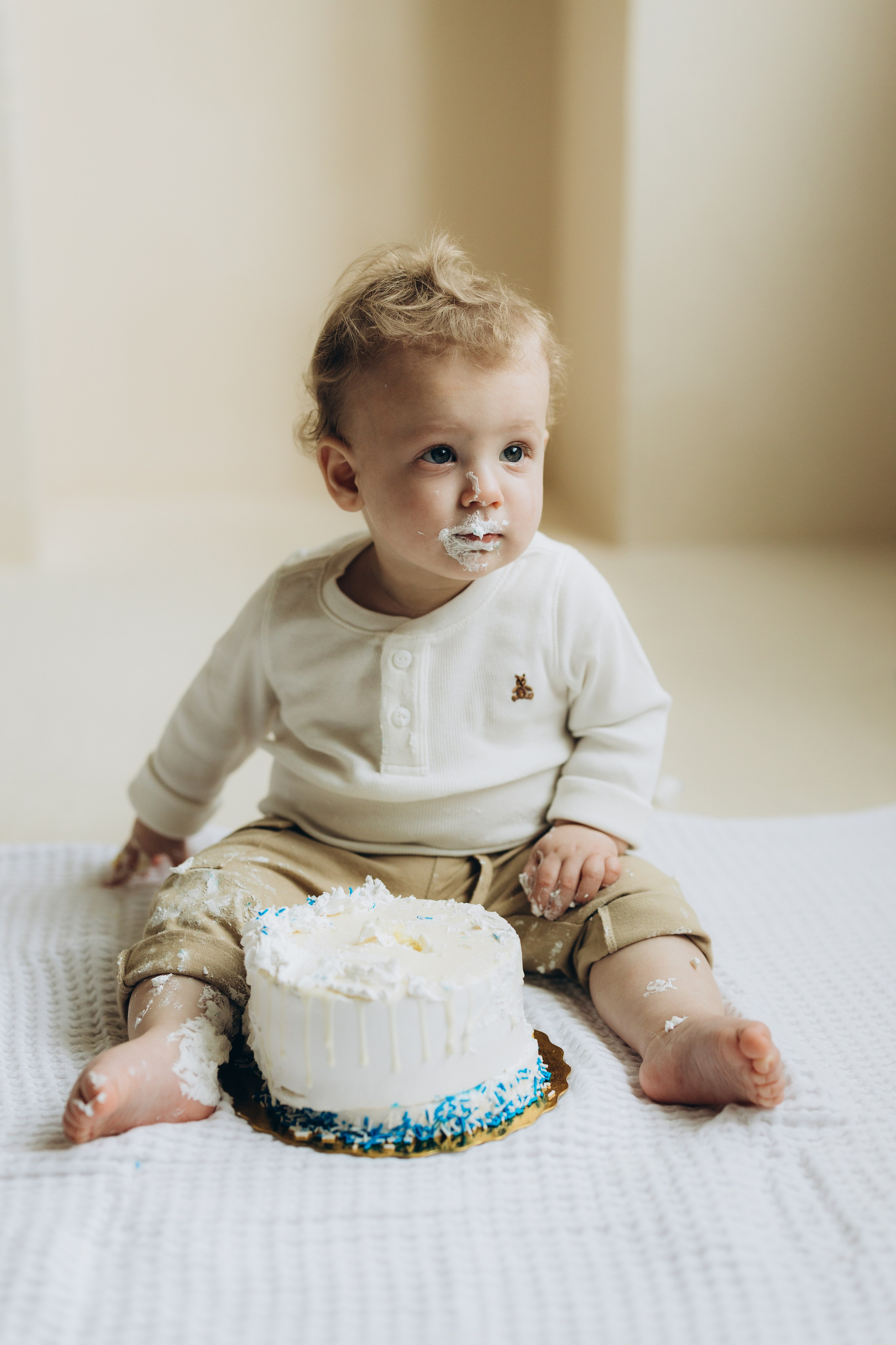 Cake smash. Wedding Photographer Toronto