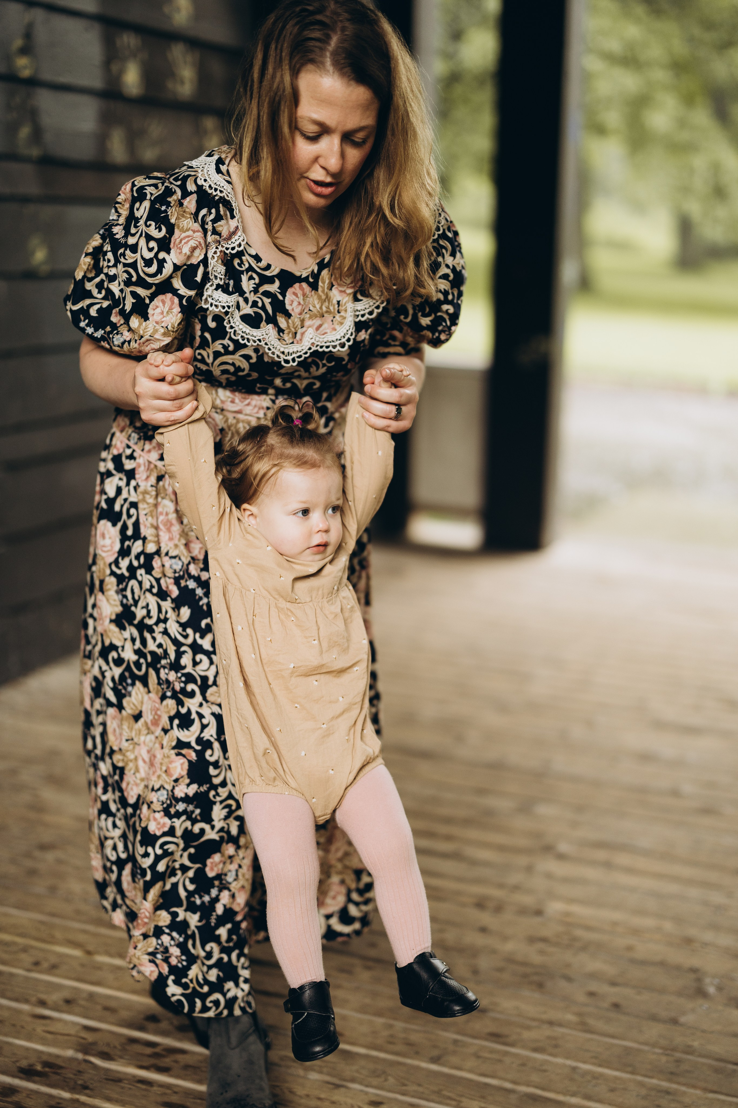 Under the rain. Wedding Photographer Toronto