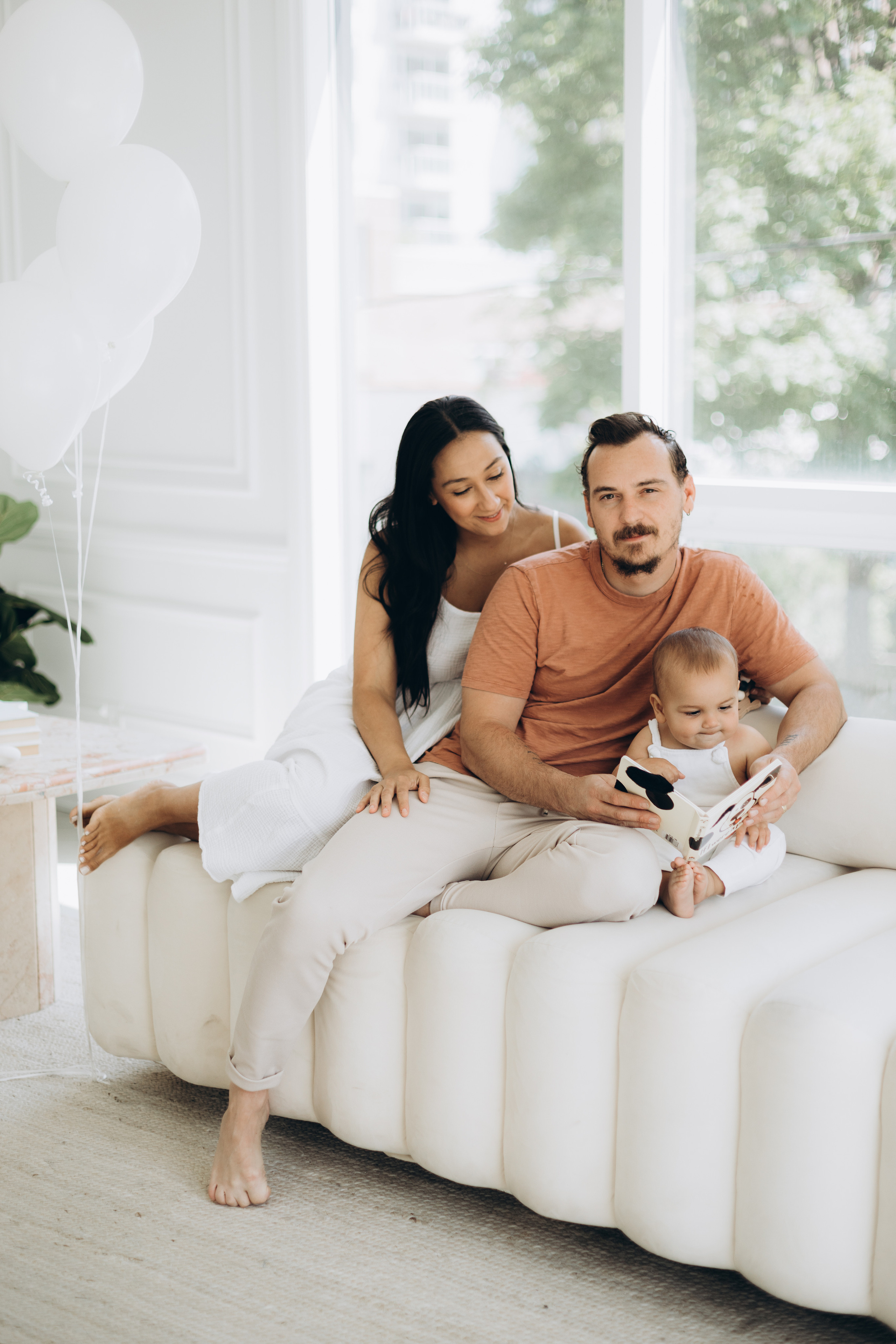 Cake smash. Wedding Photographer Toronto