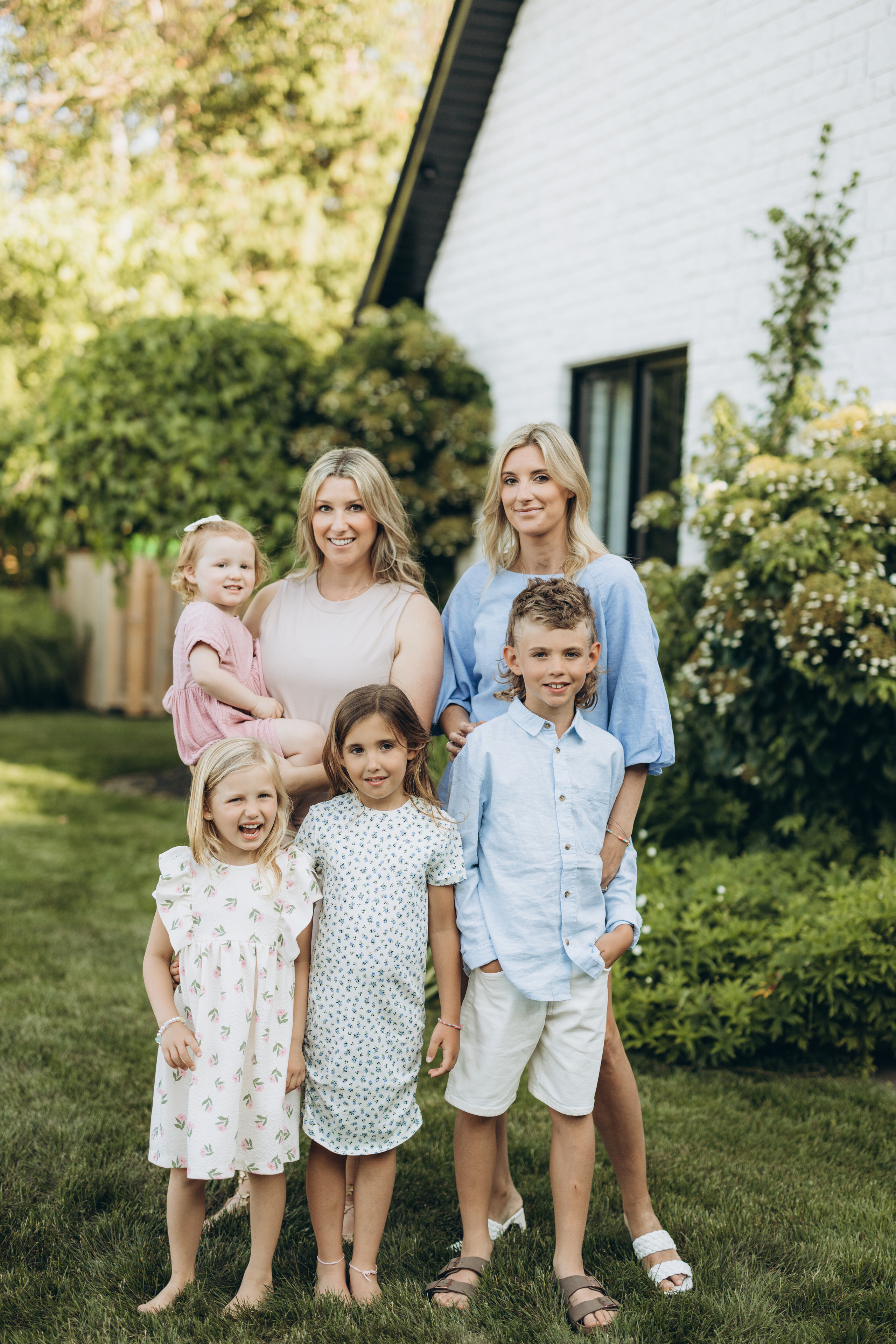 Family time. Wedding Photographer Toronto