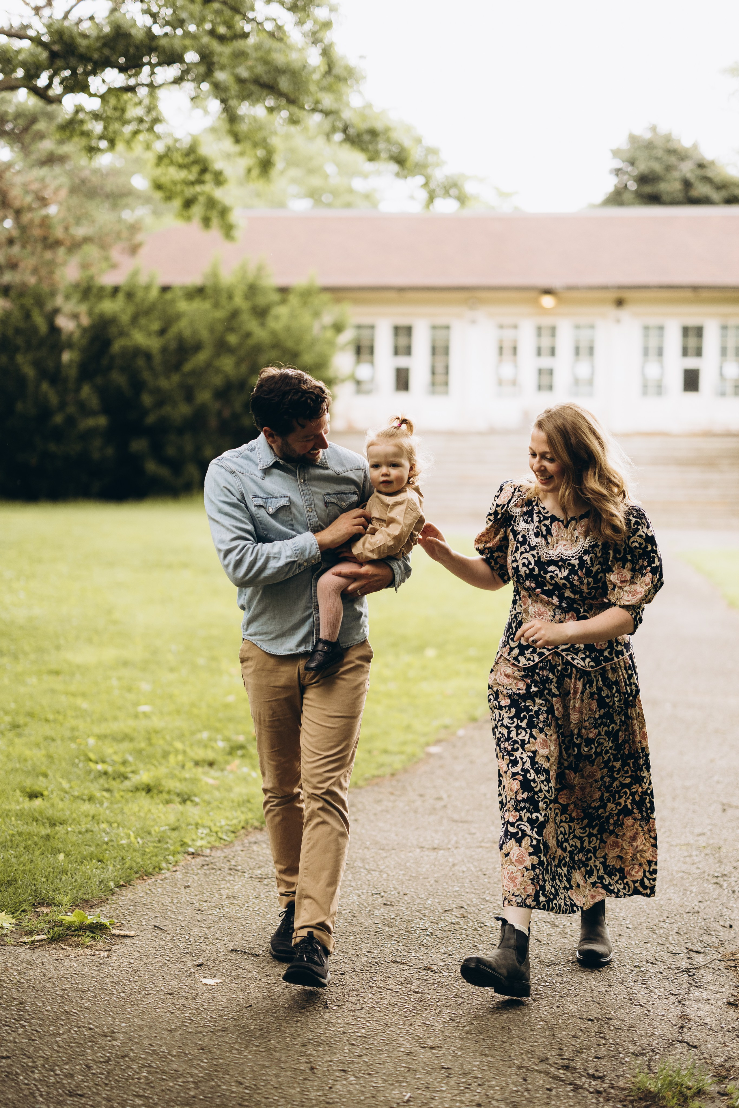 Under the rain. Wedding Photographer Toronto