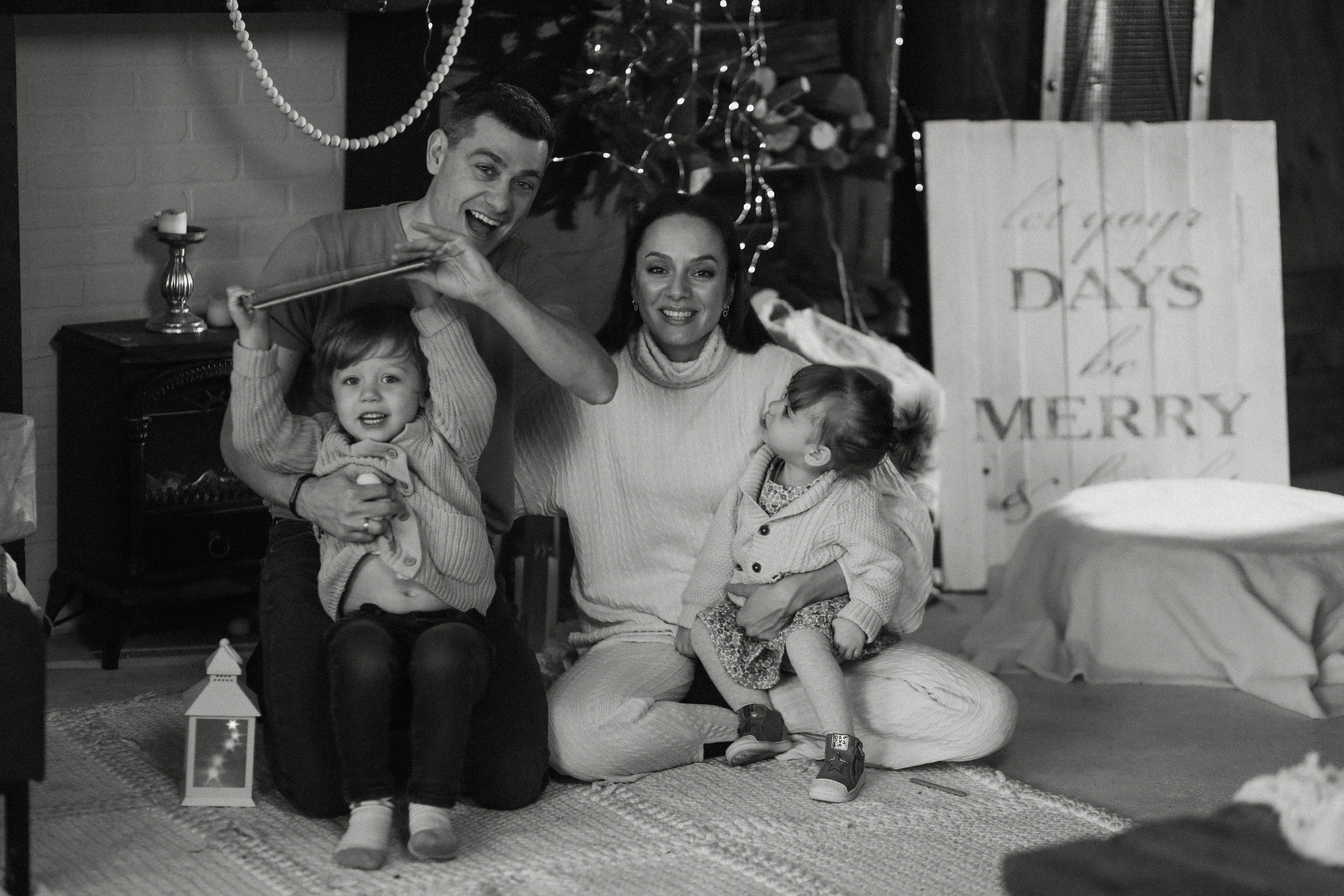 Cozy Christmas time!. Wedding Photographer Toronto