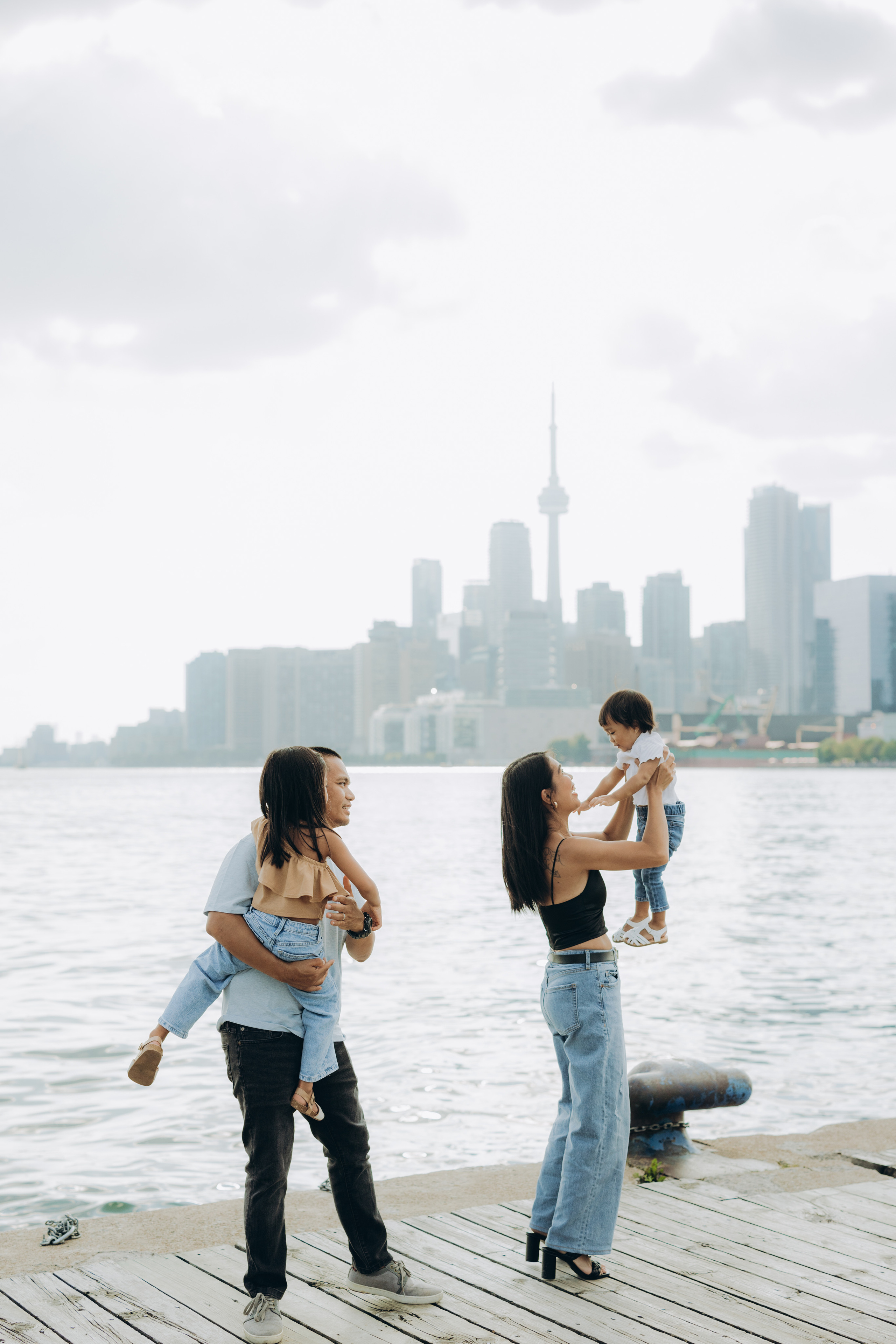 Family session in Toronto. Wedding Photographer Toronto