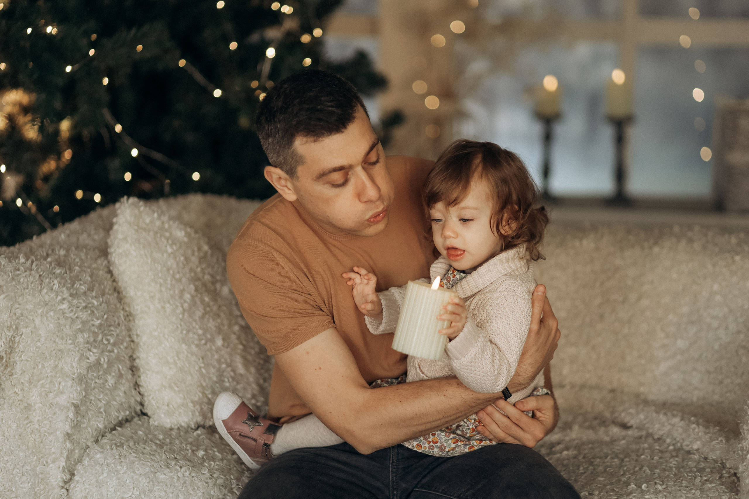 Cozy Christmas time!. Wedding Photographer Toronto