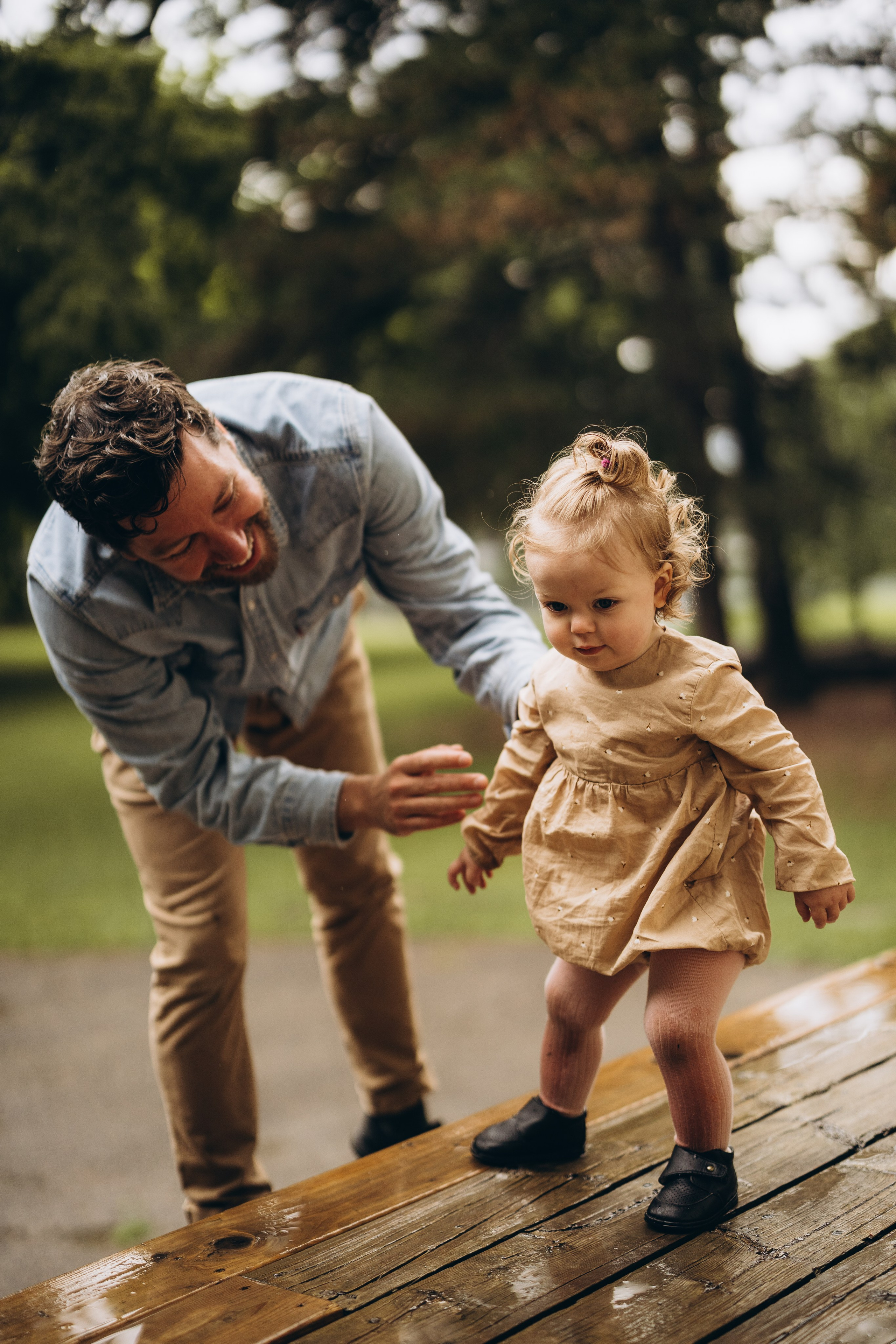 Under the rain. Wedding Photographer Toronto