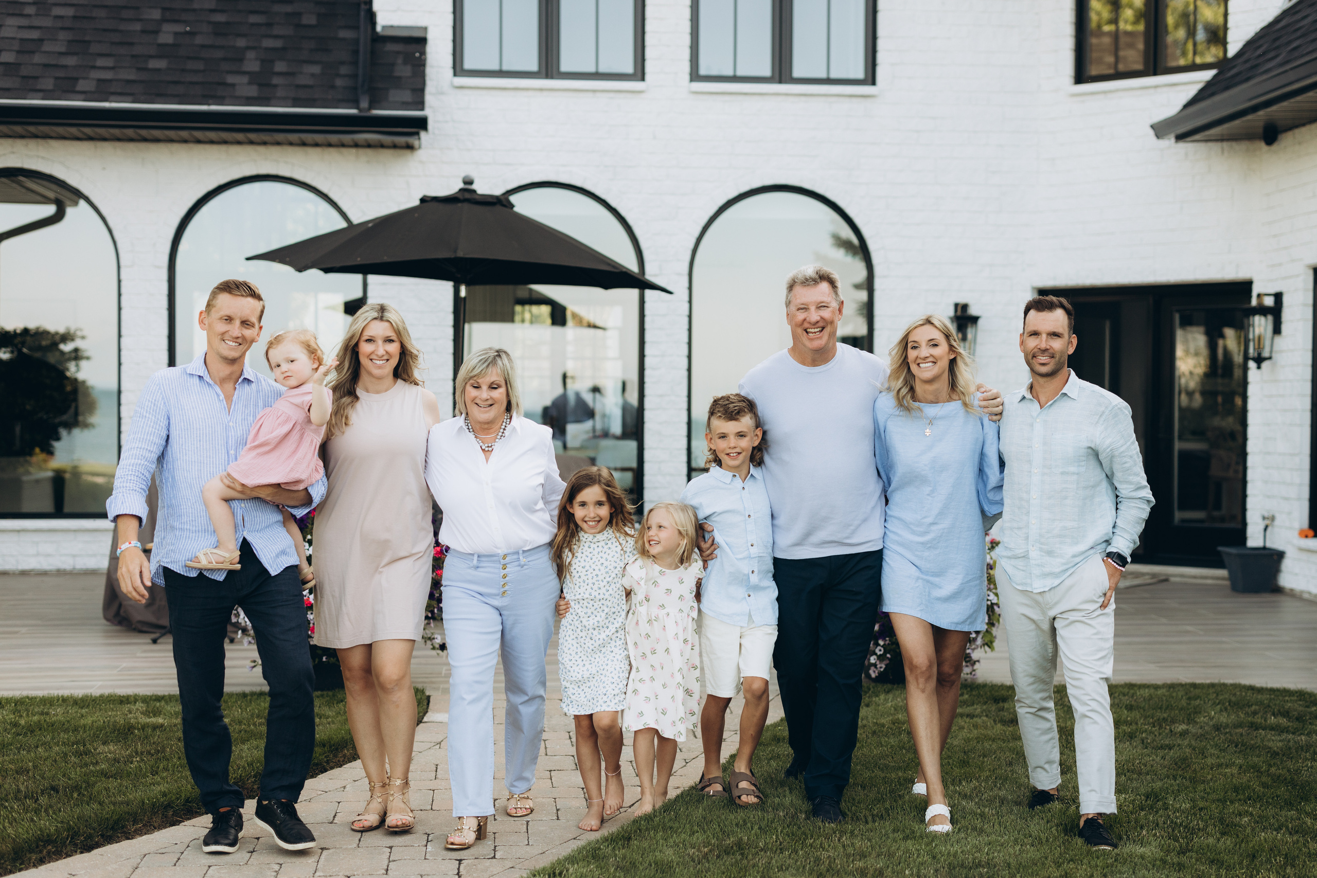 Family time. Wedding Photographer Toronto