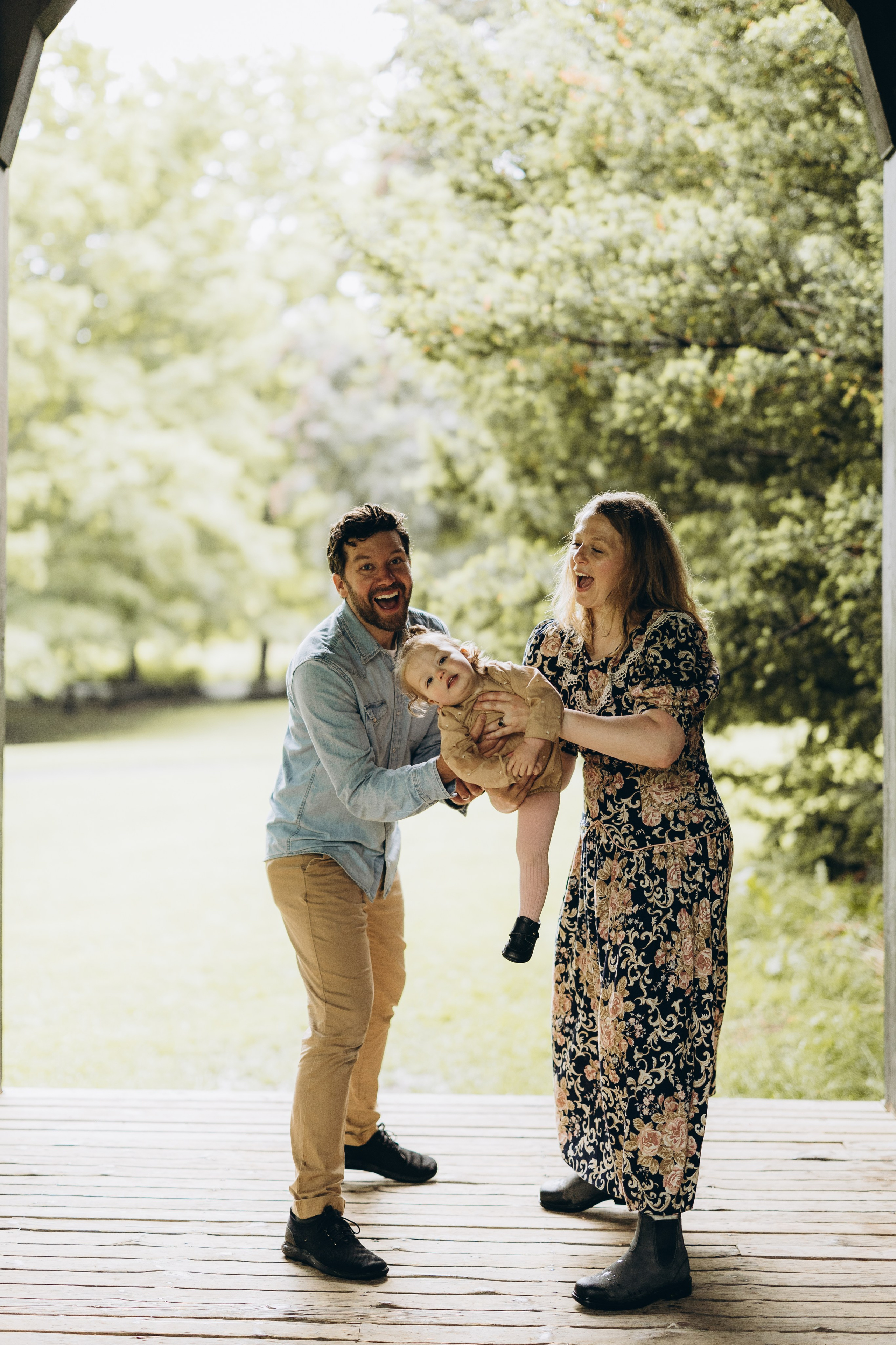 Under the rain. Wedding Photographer Toronto