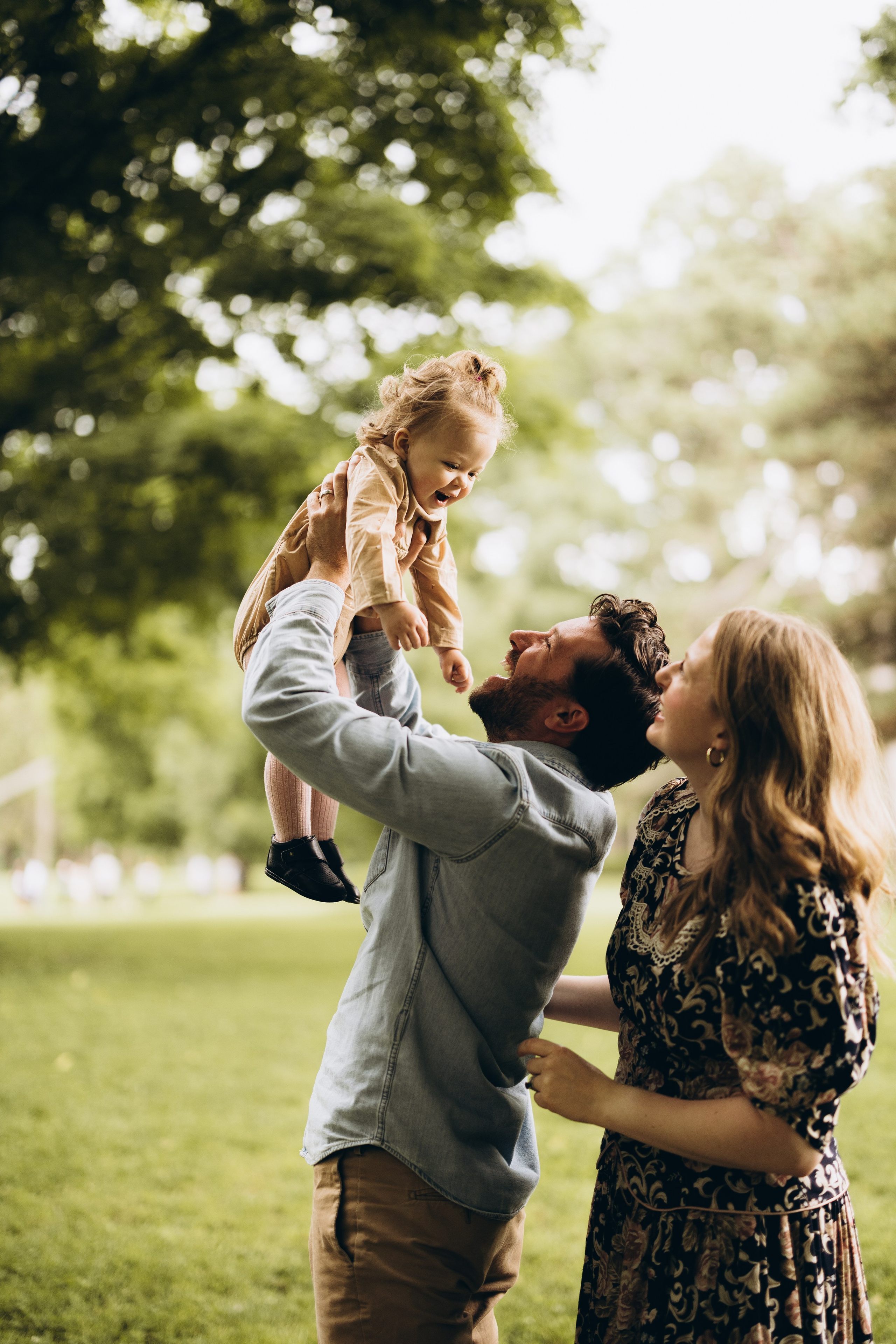 Under the rain. Wedding Photographer Toronto