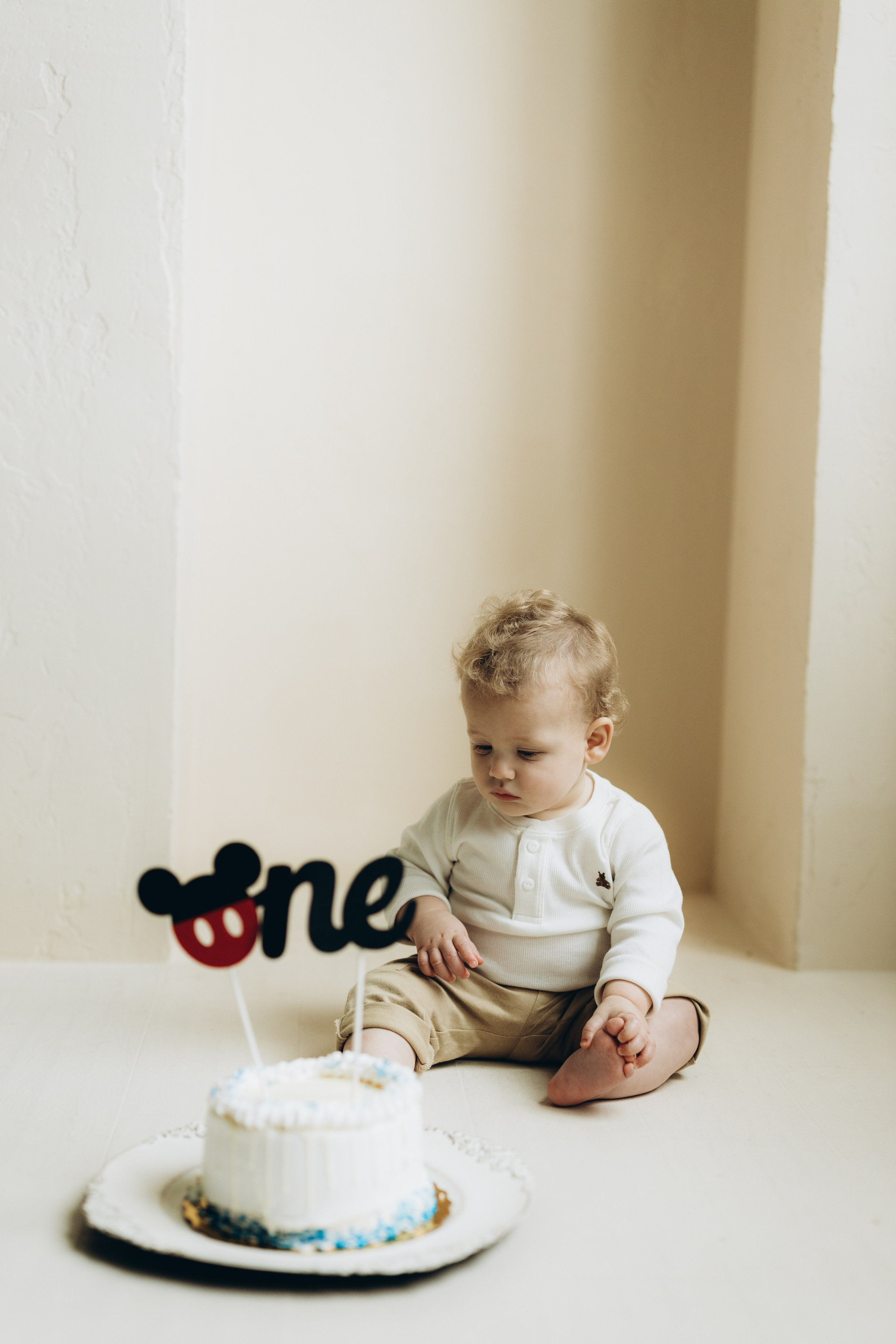 Cake smash. Wedding Photographer Toronto