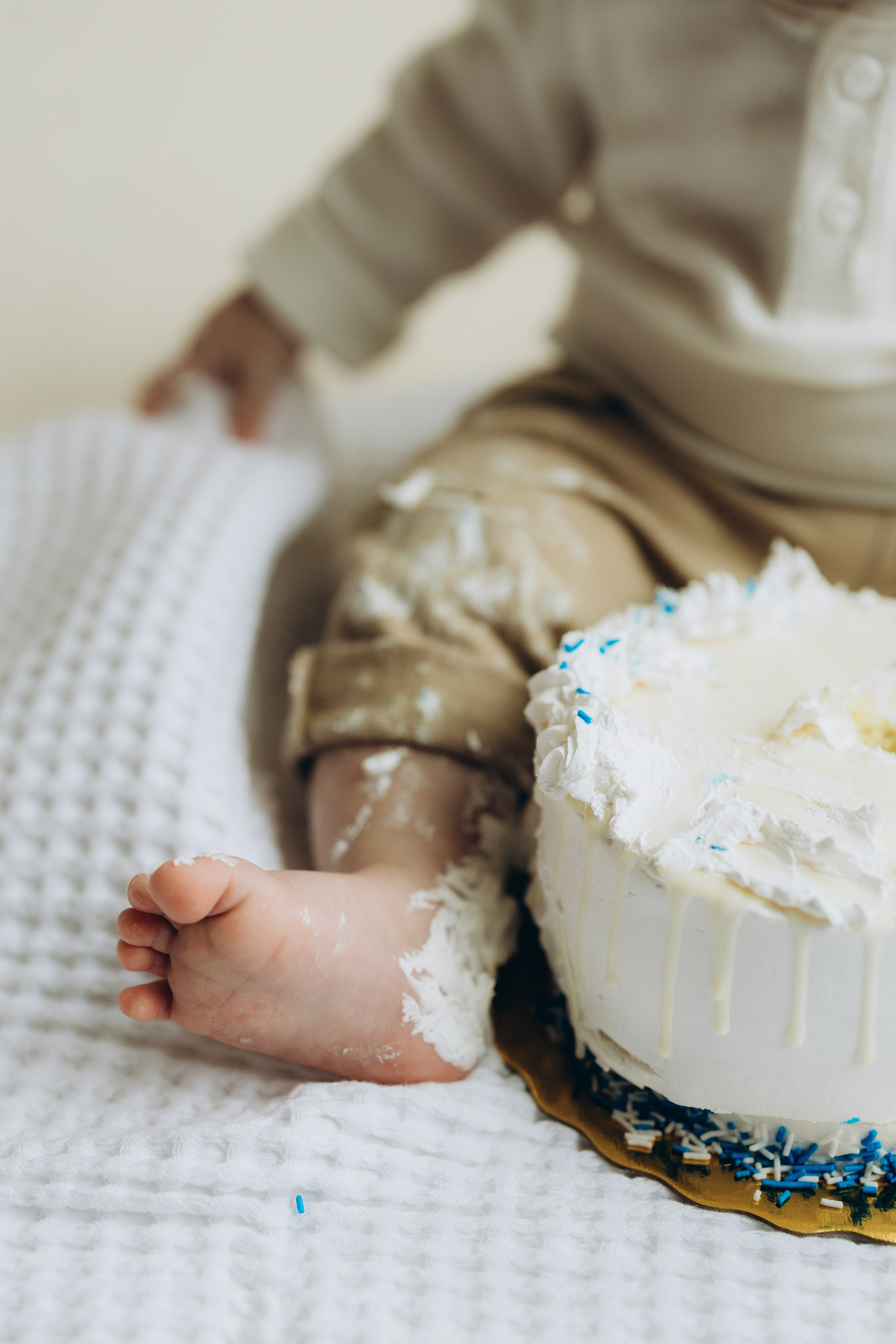 Cake smash. Wedding Photographer Toronto