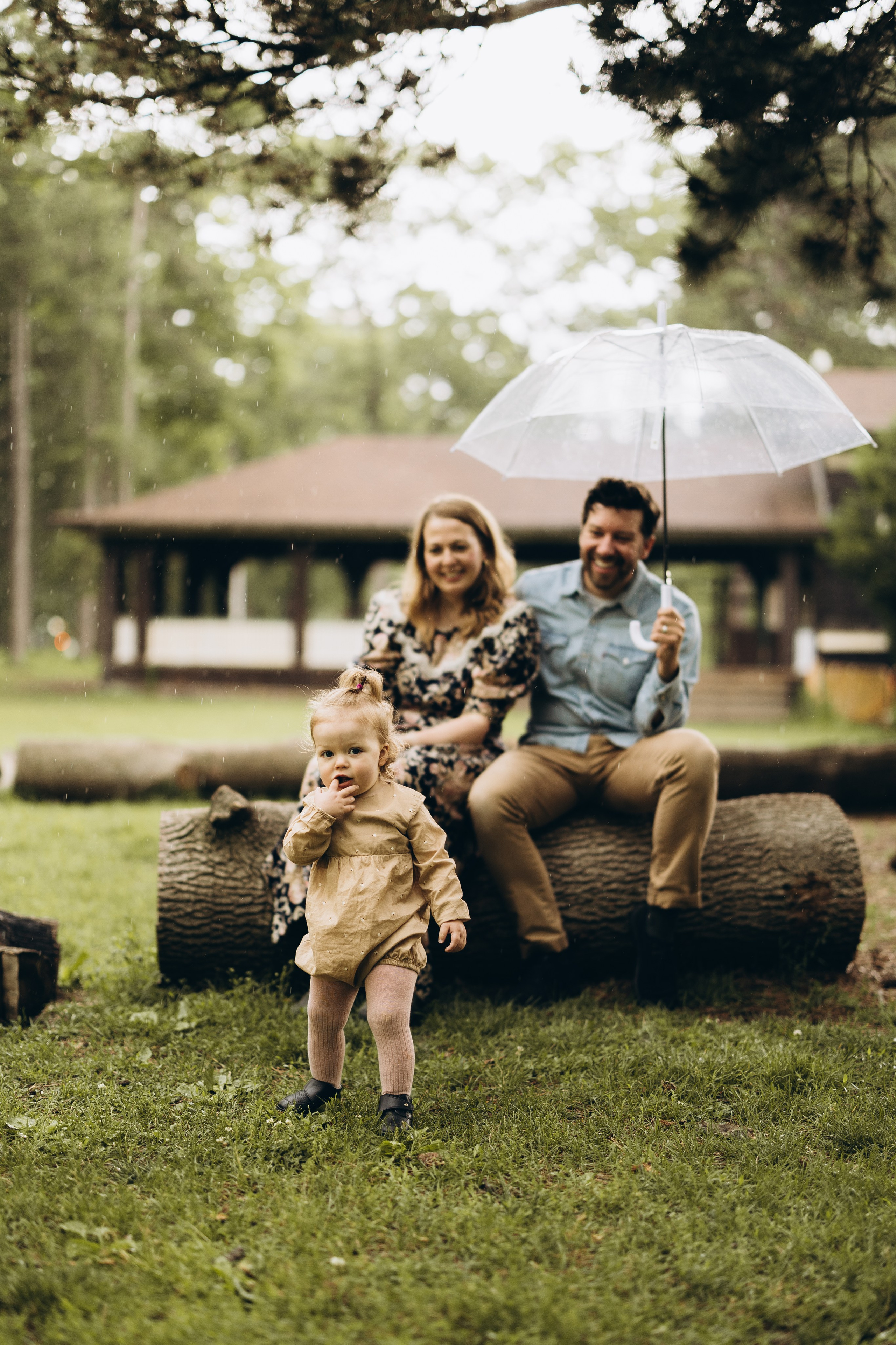 Under the rain. Wedding Photographer Toronto