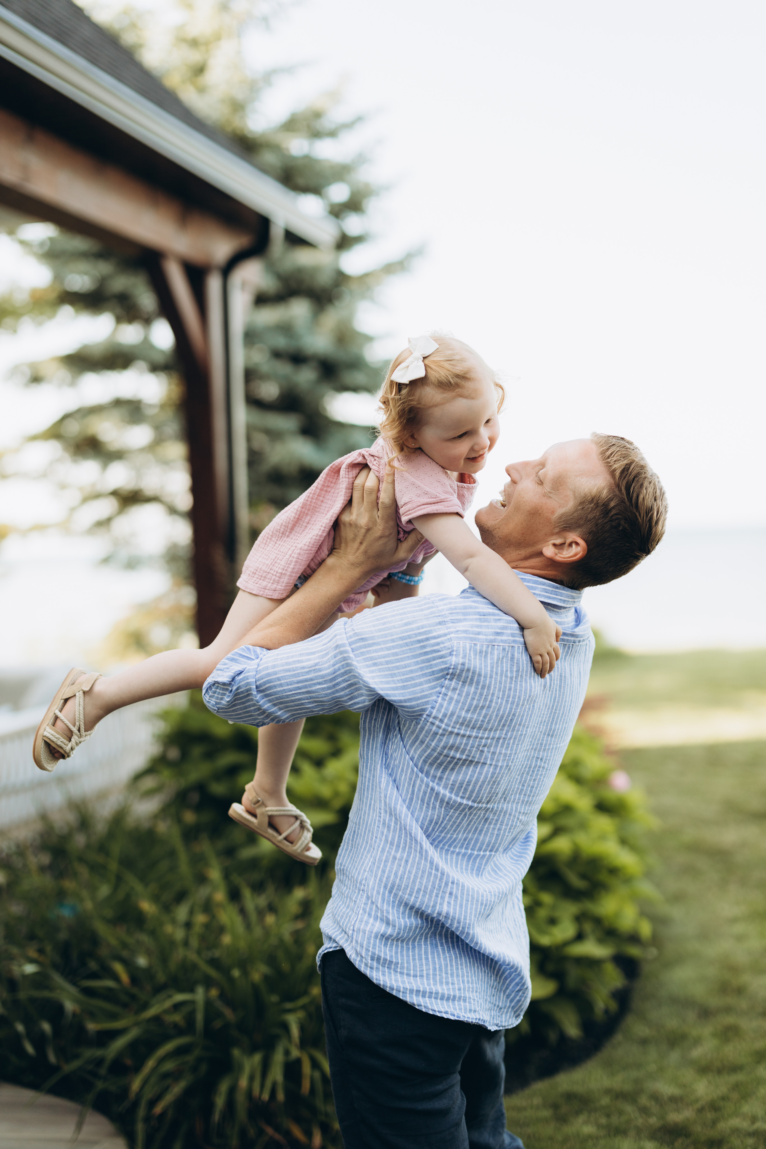Family time. Wedding Photographer Toronto
