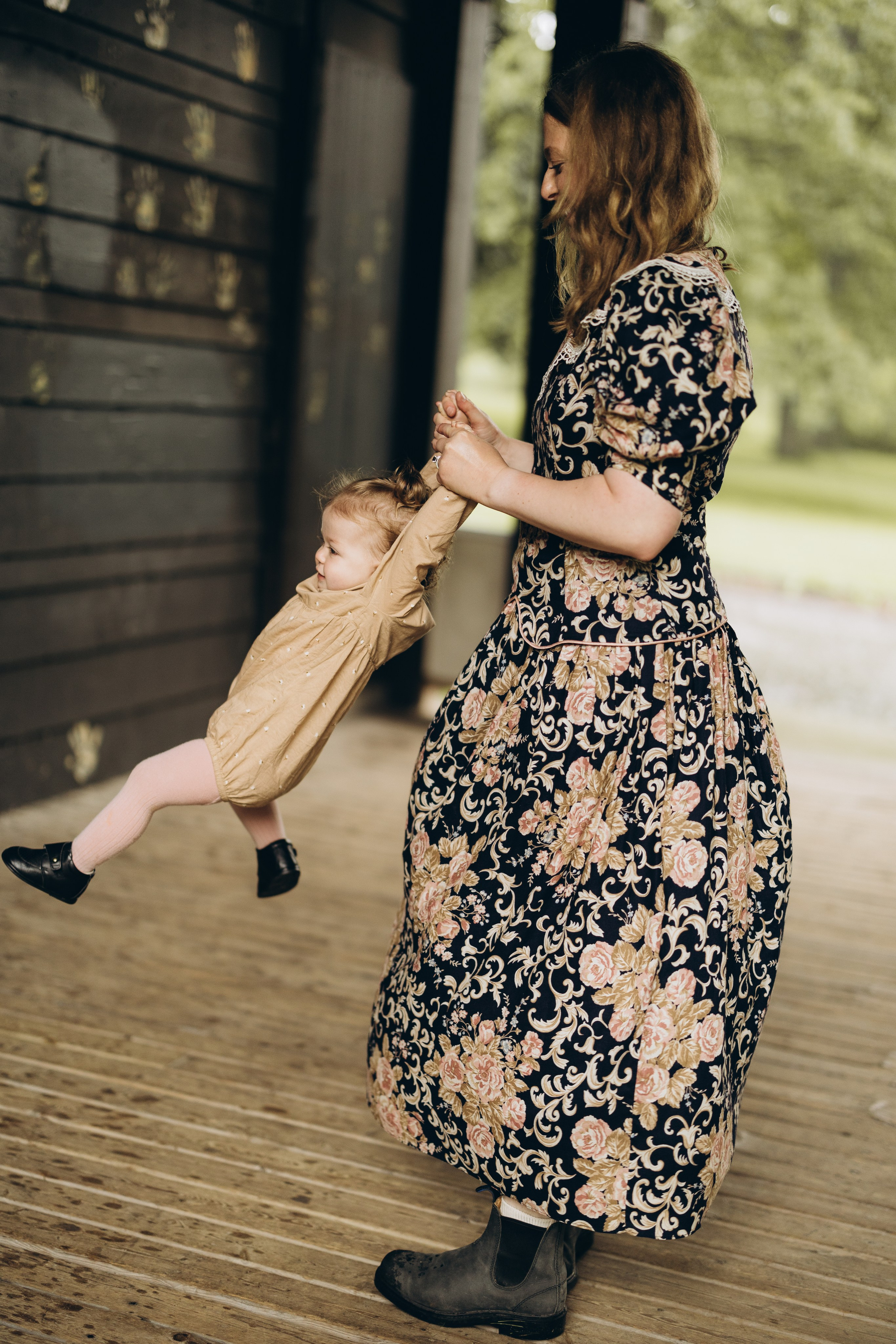 Under the rain. Wedding Photographer Toronto
