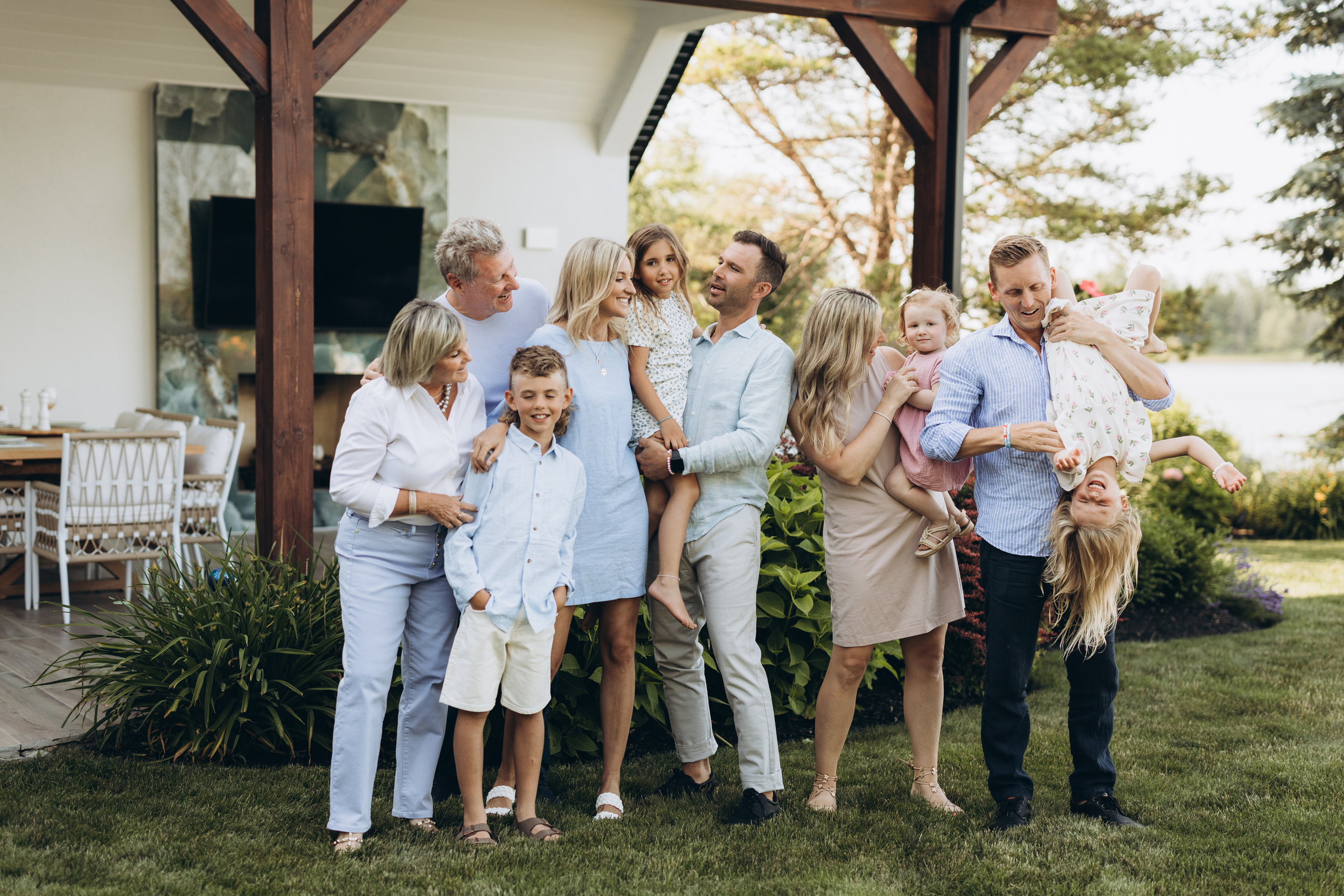 Family time. Wedding Photographer Toronto