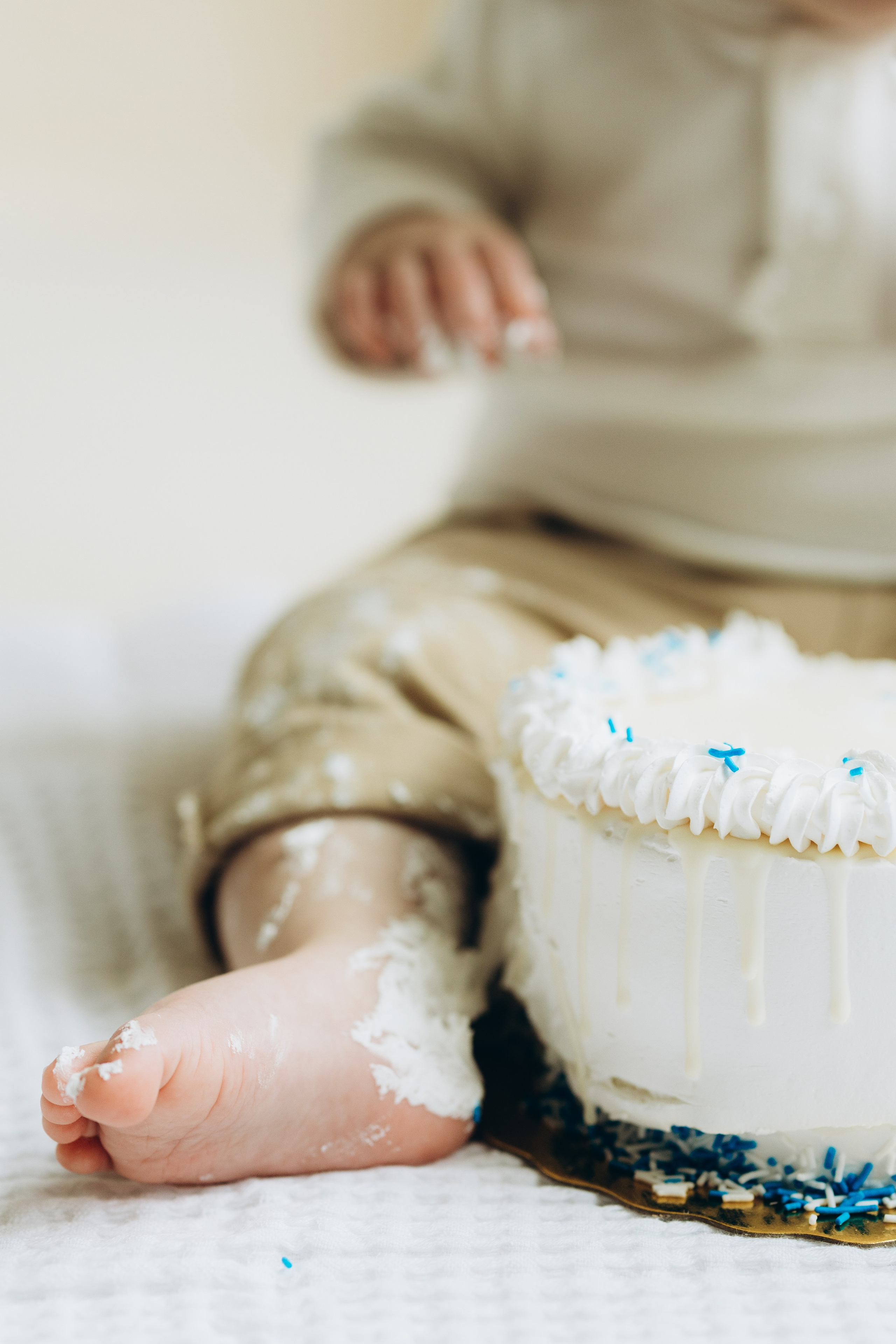 Cake smash. Wedding Photographer Toronto